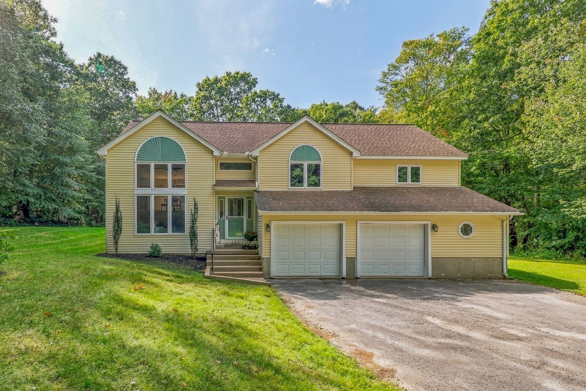 252 Breckenridge St, Palmer MA 01069