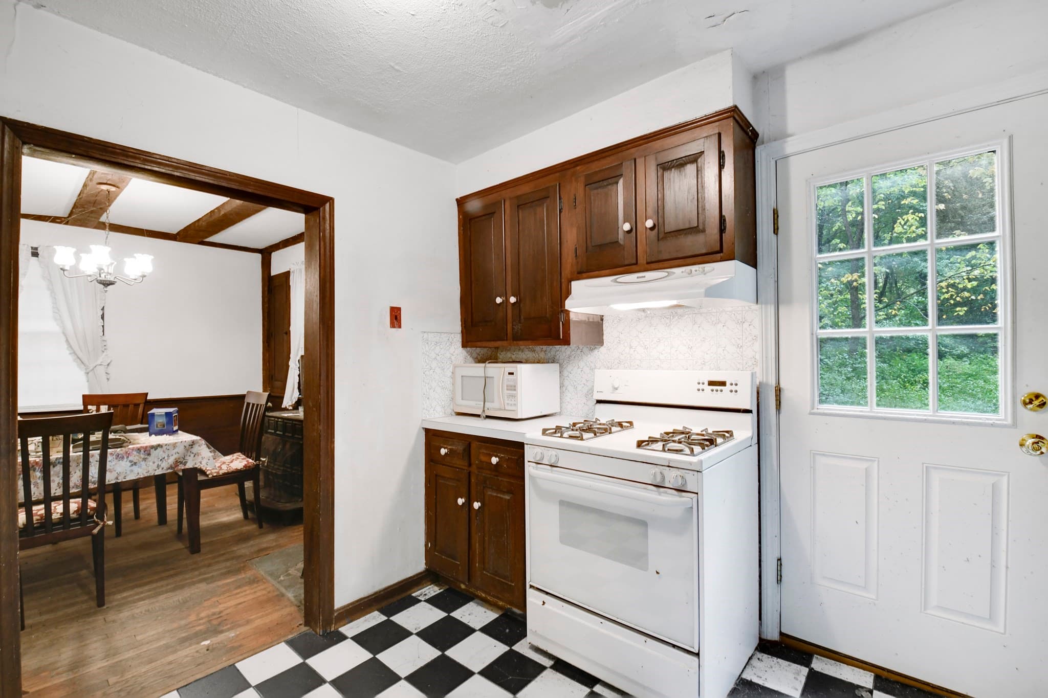 Single Family Residence at 18 School House Rd, Sandown NH 03873, Sandown, photo 17 of 33