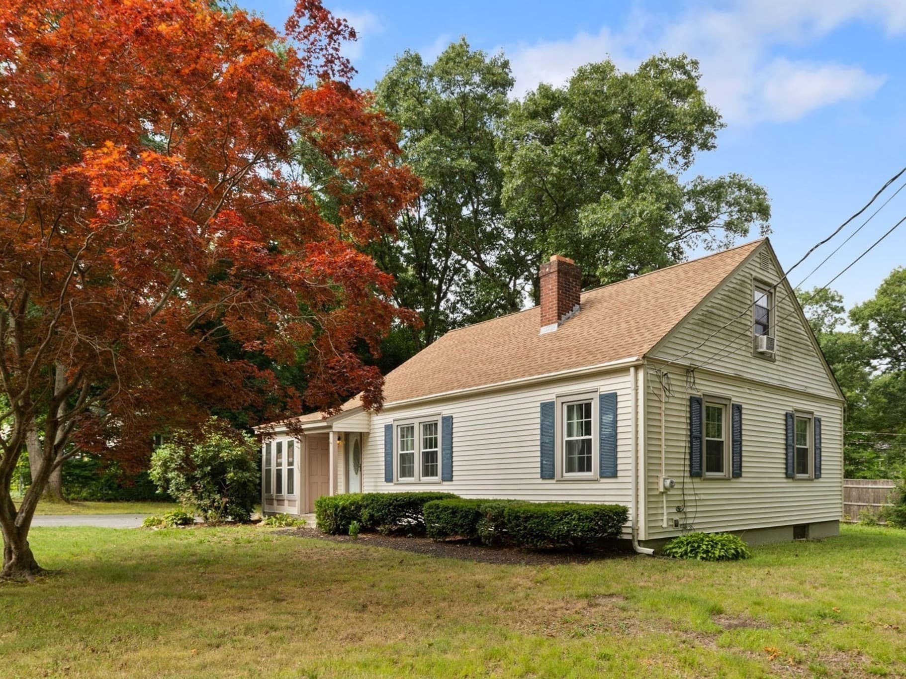 Single Family Residence at 105 Patterson St, Attleboro MA 02703, Attleboro, photo 3 of 26