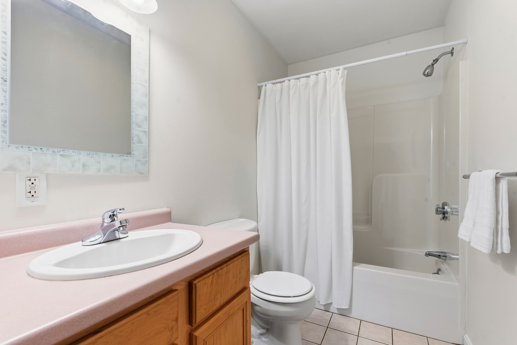 Single Family Residence at 15 Tory Fort Ln, Worcester MA 01602, Worcester, photo 12 of 29