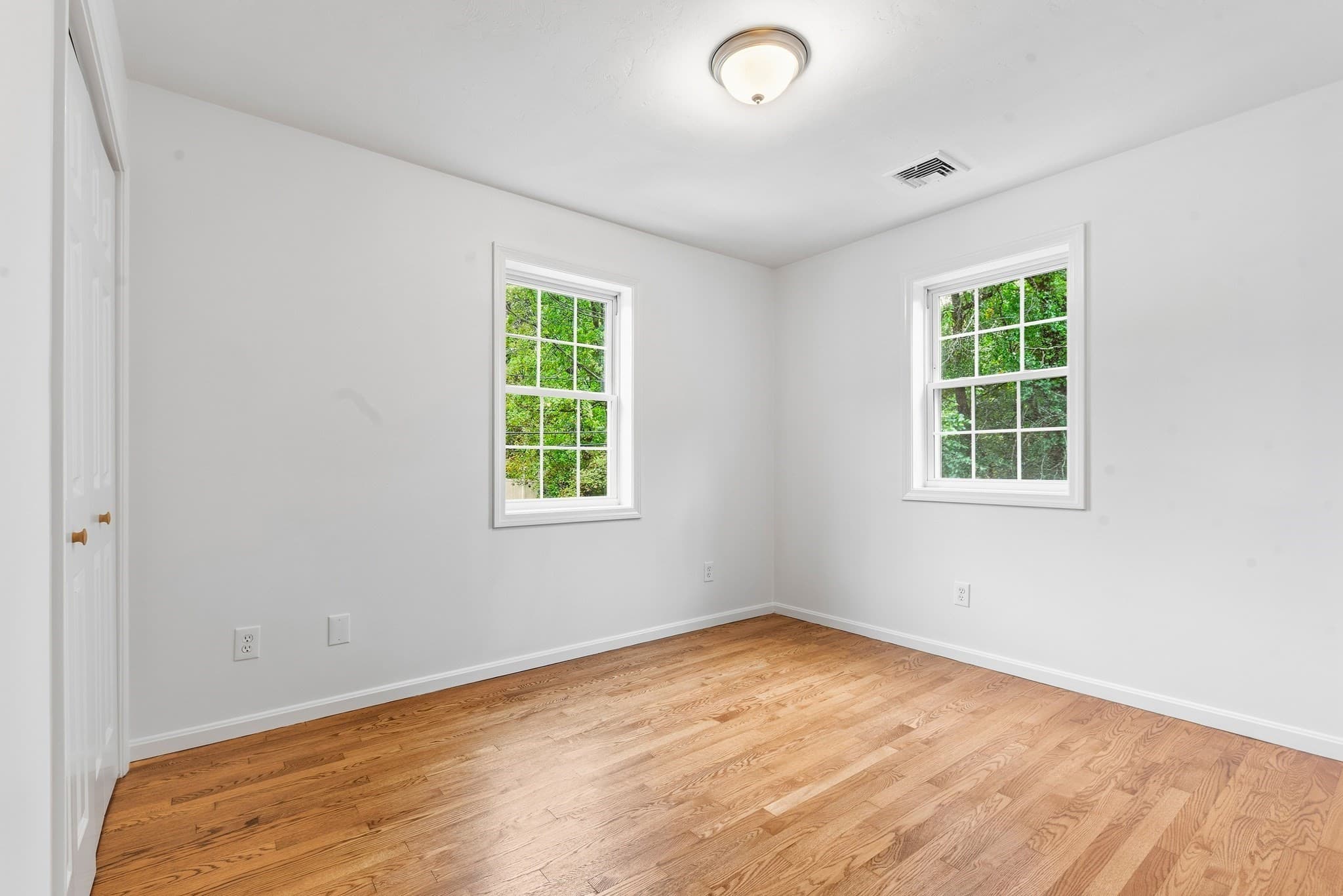 Single Family Residence at 15 Tory Fort Ln, Worcester MA 01602, Worcester, photo 15 of 29