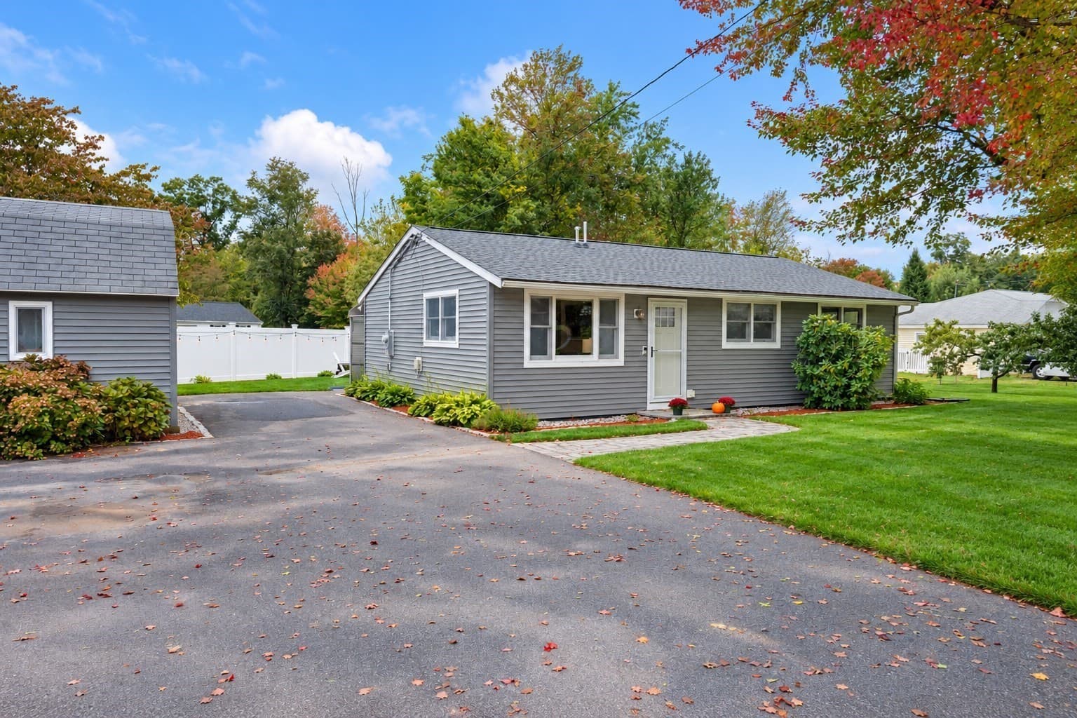 12 Kennedy Rd, Bellingham MA 02019
