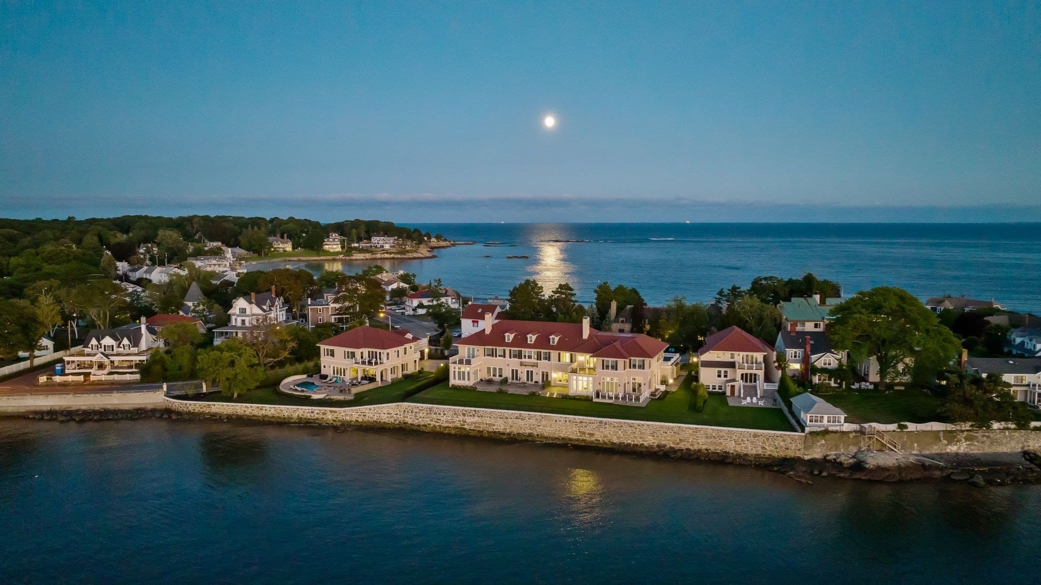 Condominium at 19 Lincoln House Point # 19, Swampscott MA 01907, Swampscott, photo 2 of 42