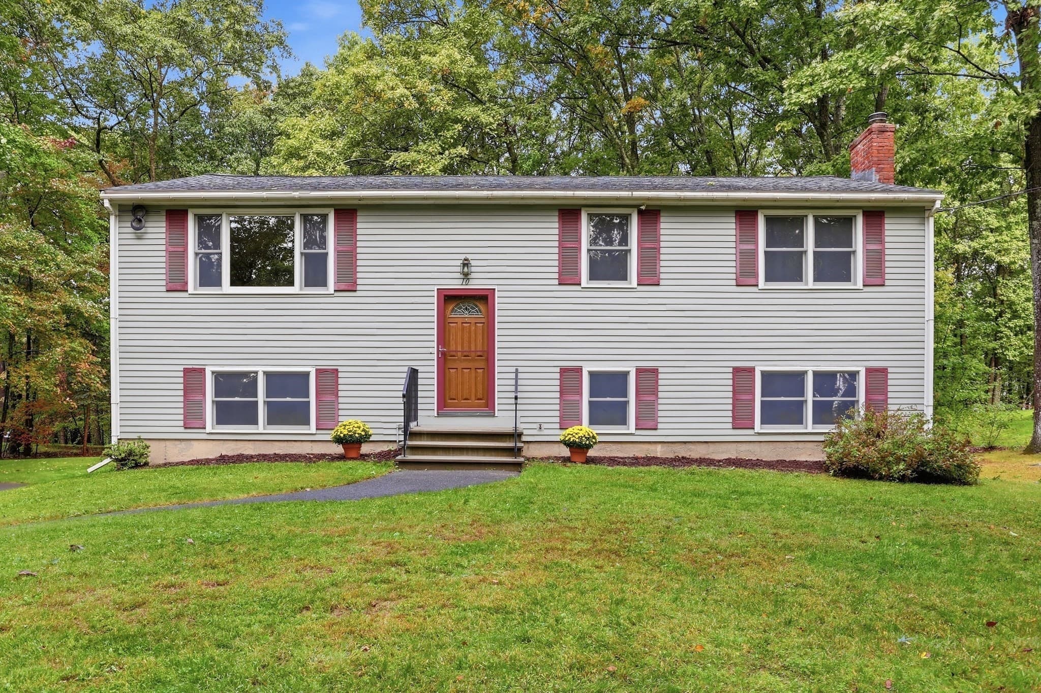 Single Family Residence at 10 Beaver Brook Road, Littleton MA 01460, Littleton, photo 2 of 31