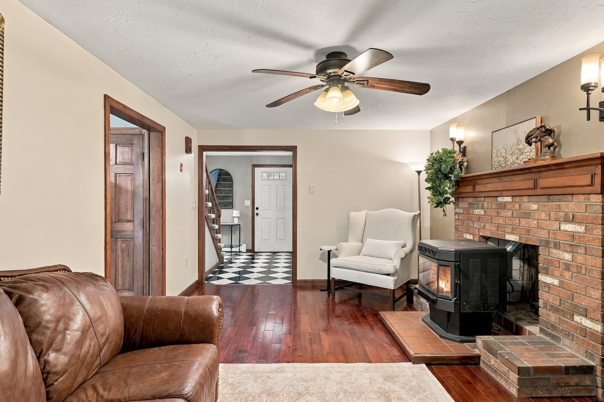 Single Family Residence at 10 Garrison Heights Drive, Oxford MA 01540, Oxford, photo 15 of 37