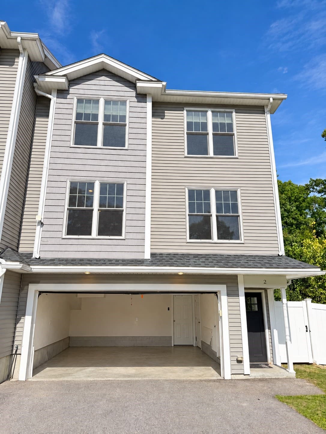 Condominium at 2 Burncoat Hts # 2, Worcester MA 01606, Worcester, photo 9 of 42