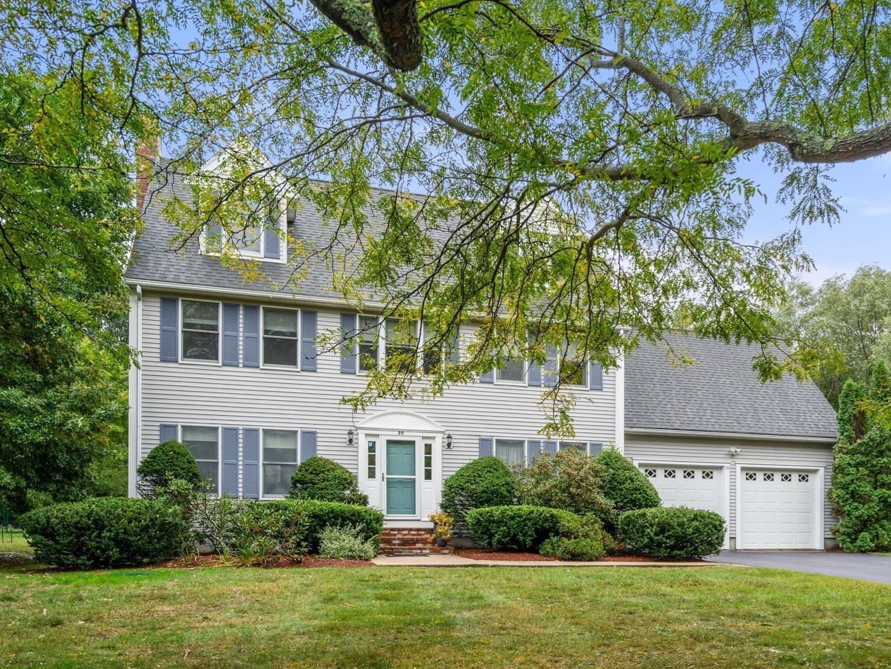 Single Family Residence at 20 Hunters Run, Franklin MA 02038, Franklin, photo 2 of 42