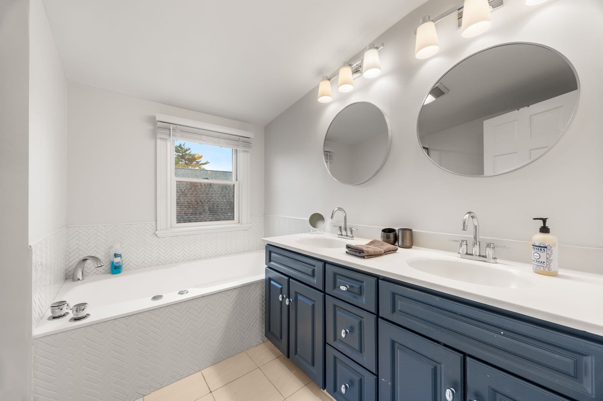 Condominium at 20 Silk St # 2, Arlington MA 02474, Arlington, photo 24 of 33