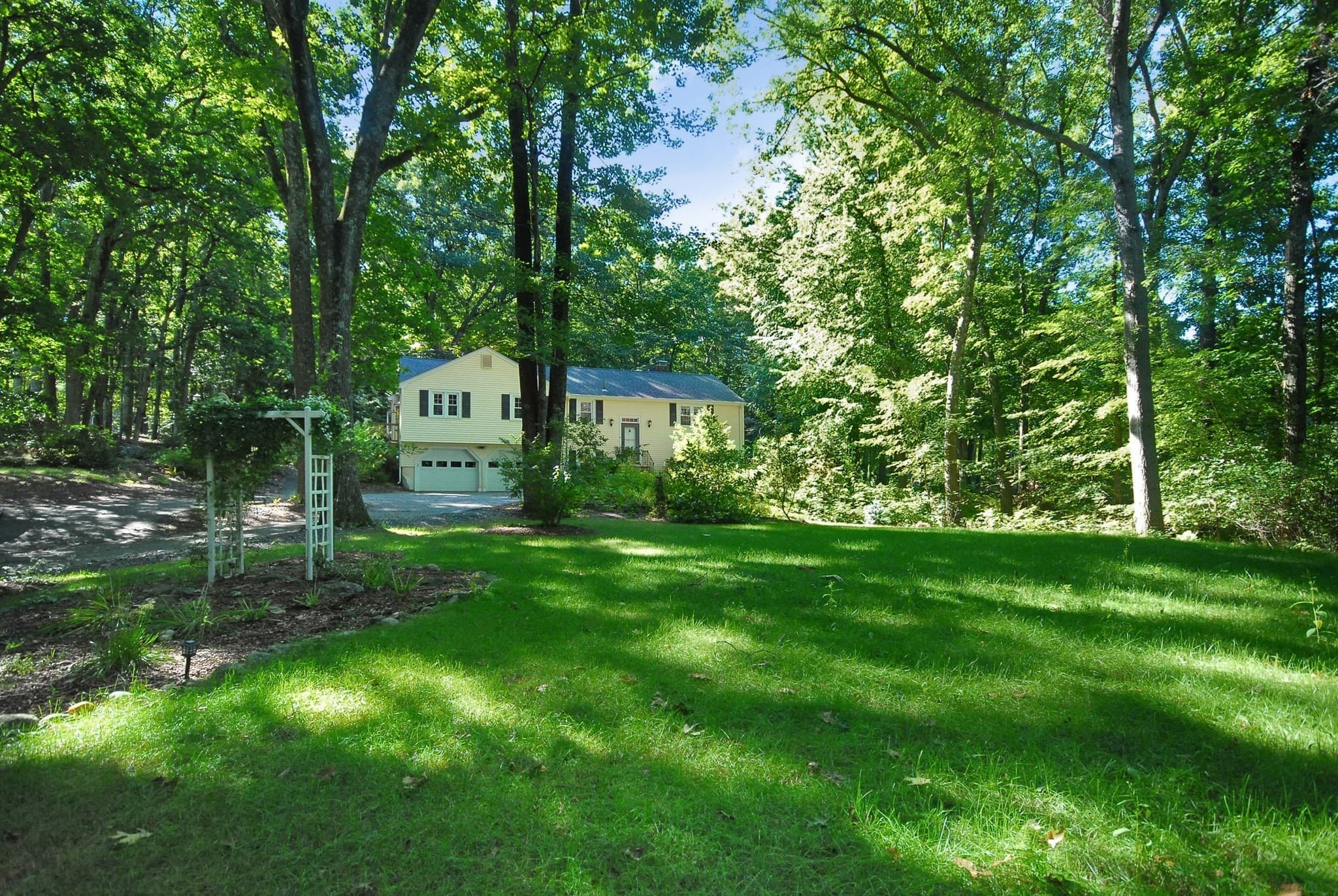 320 Russell Street, Carlisle MA 01741