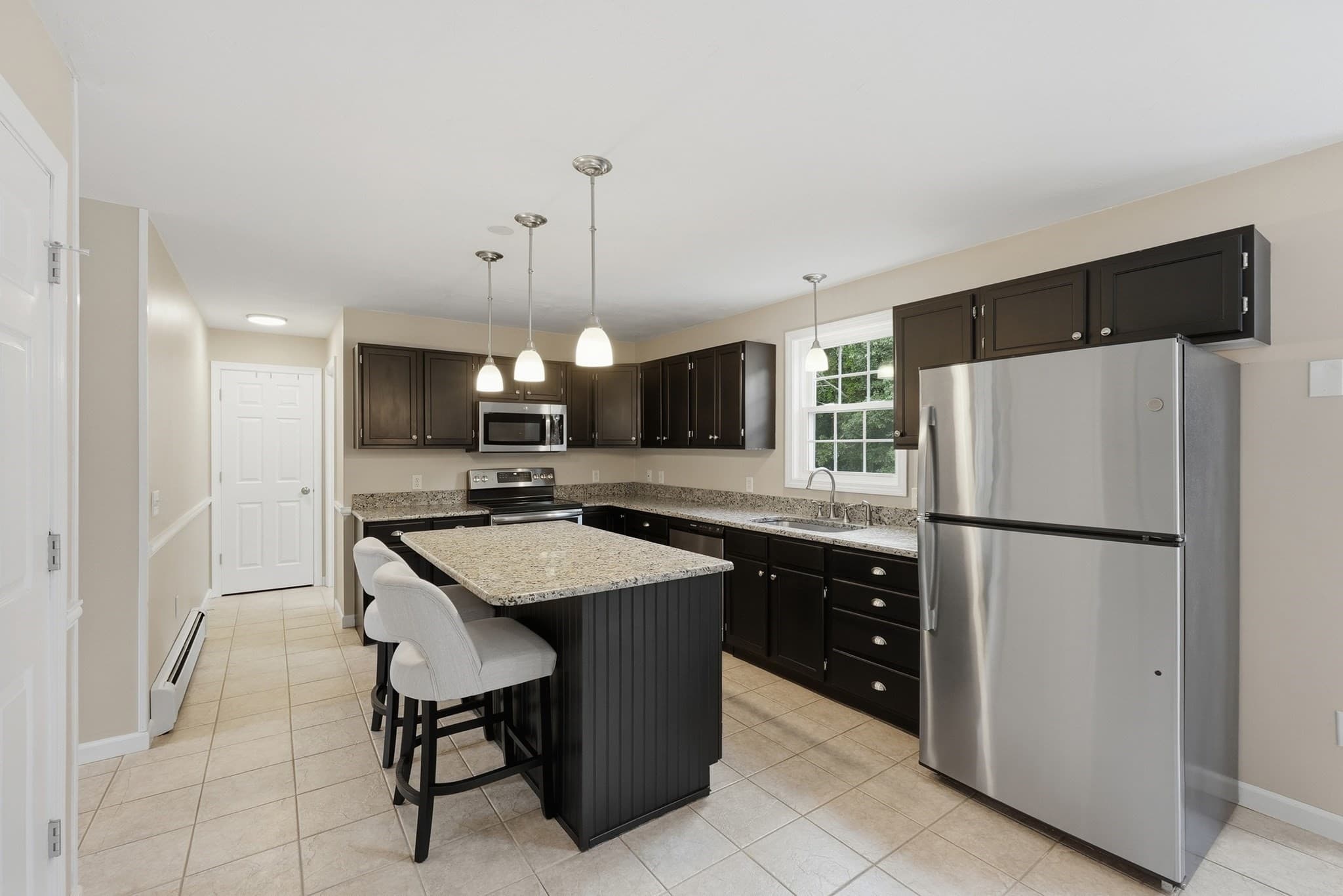 Single Family Residence at 16 Cedar Hill Rd, Sutton MA 01590, Sutton, photo 7 of 39