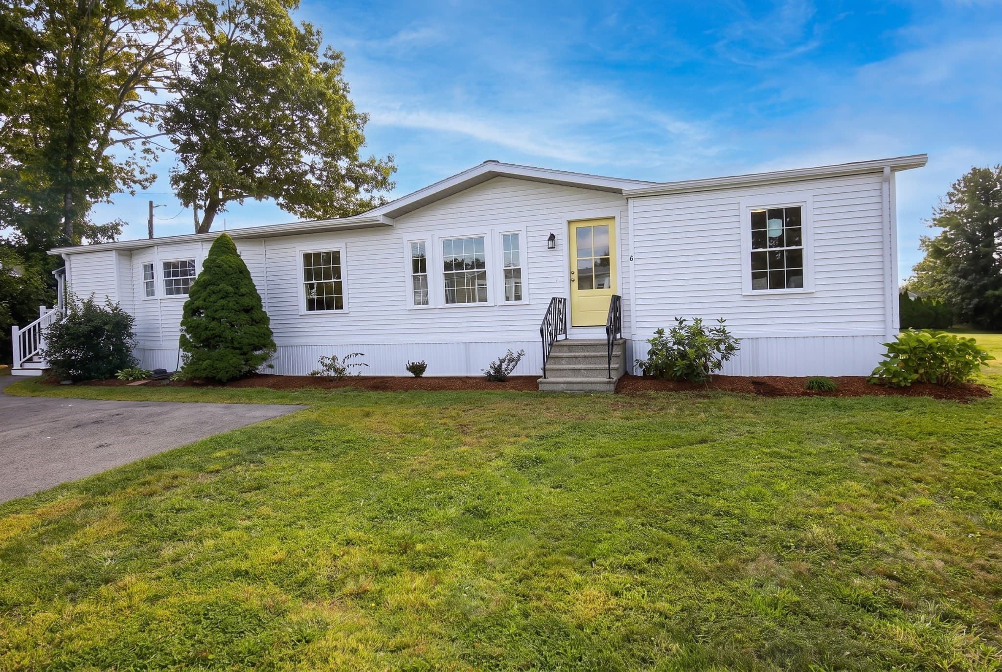 6 Emerald Pl, Raynham MA 02767