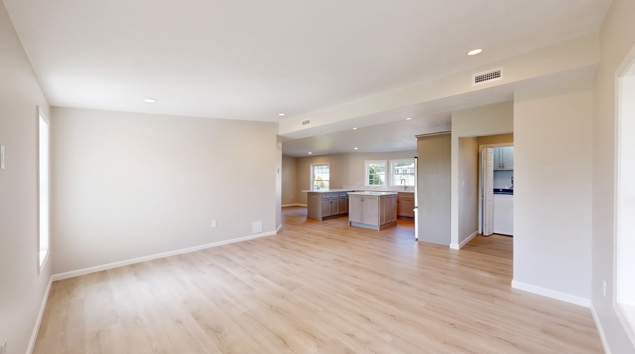 Mobile Home at 6 Emerald Pl, Raynham MA 02767, Raynham, photo 10 of 30