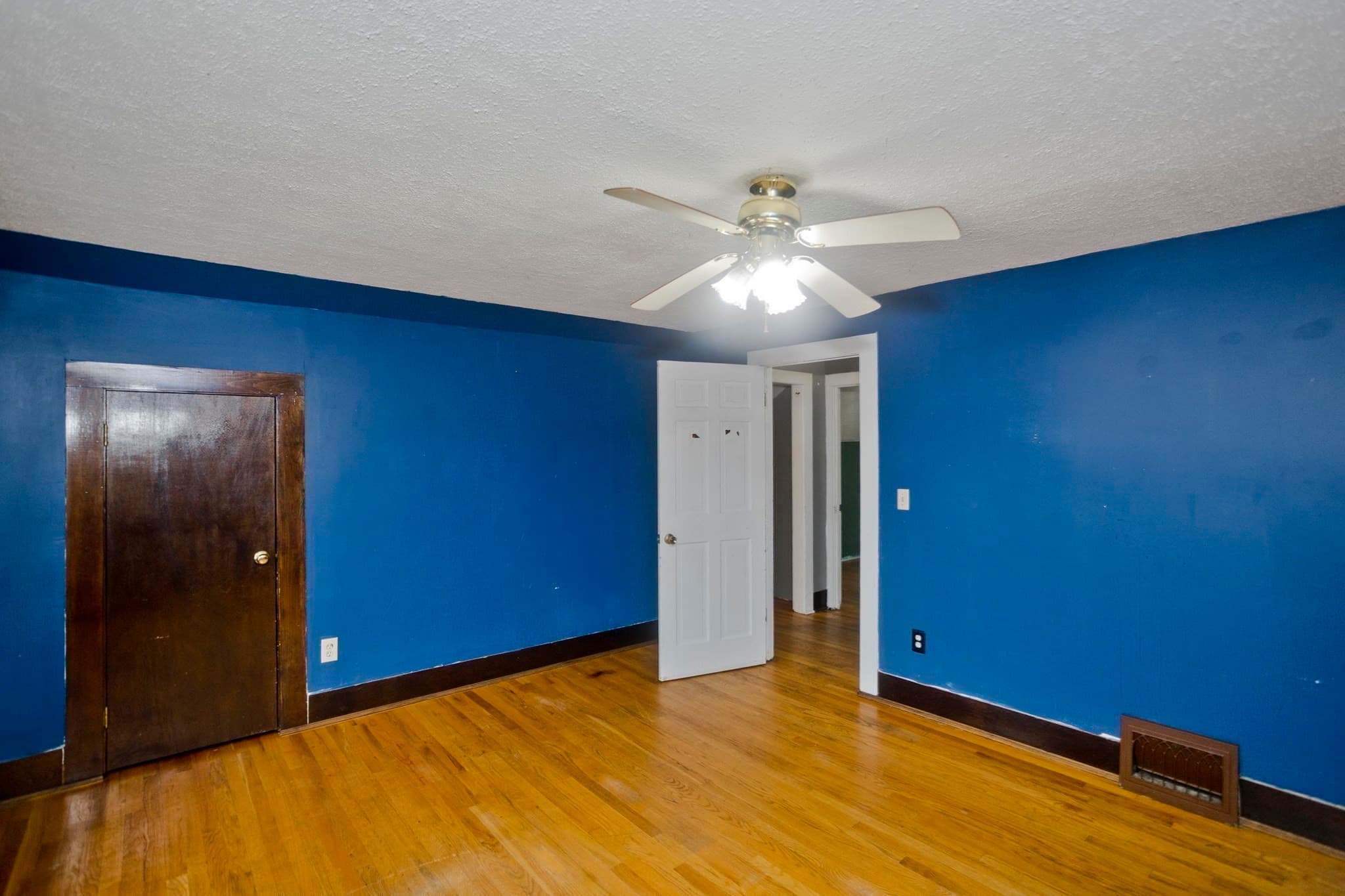 Single Family Residence at 1439 Worcester St, Springfield MA 01151, Springfield, photo 22 of 31