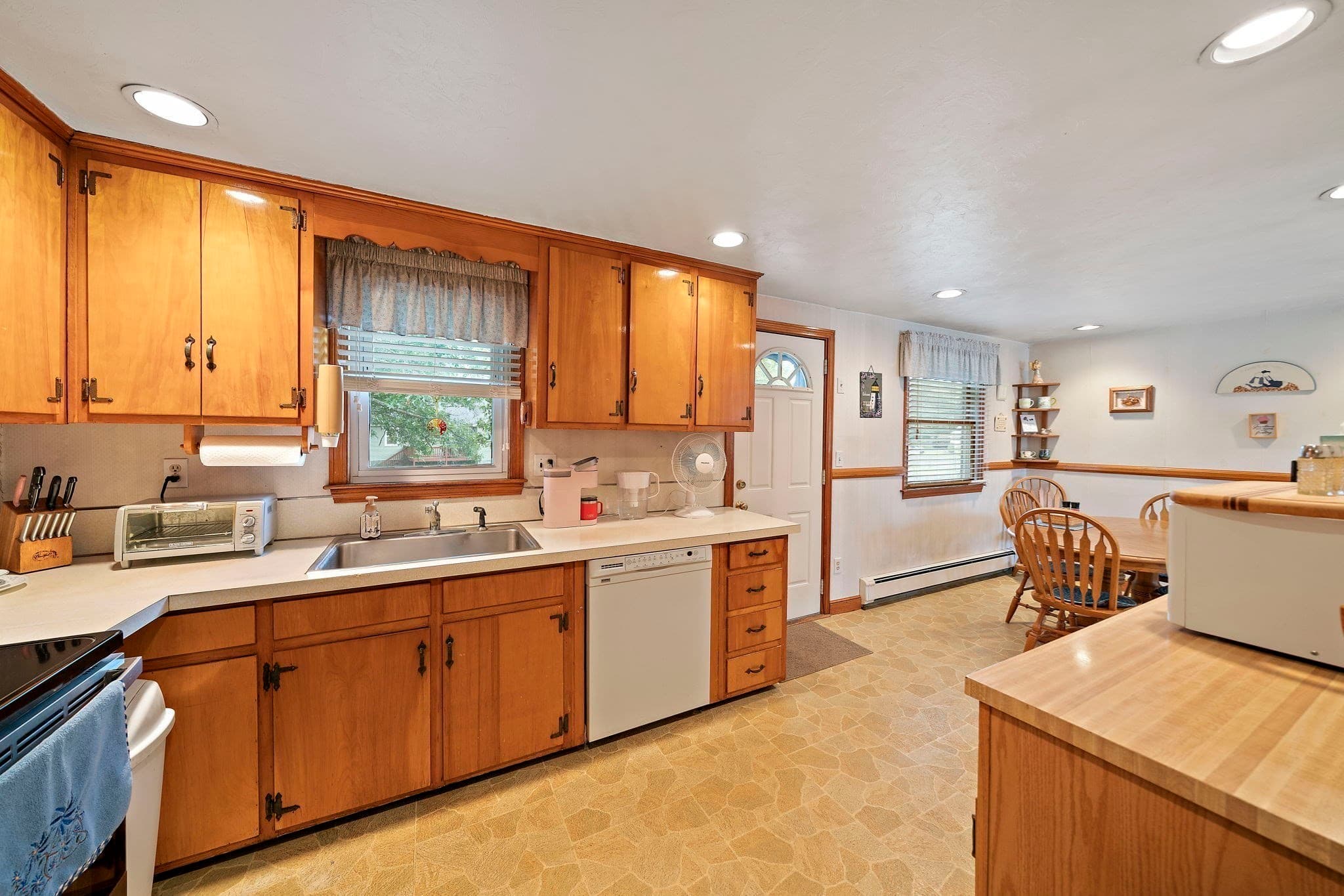 Single Family Residence at 14 Gerald Avenue, Randolph MA 02368, Randolph, photo 5 of 37