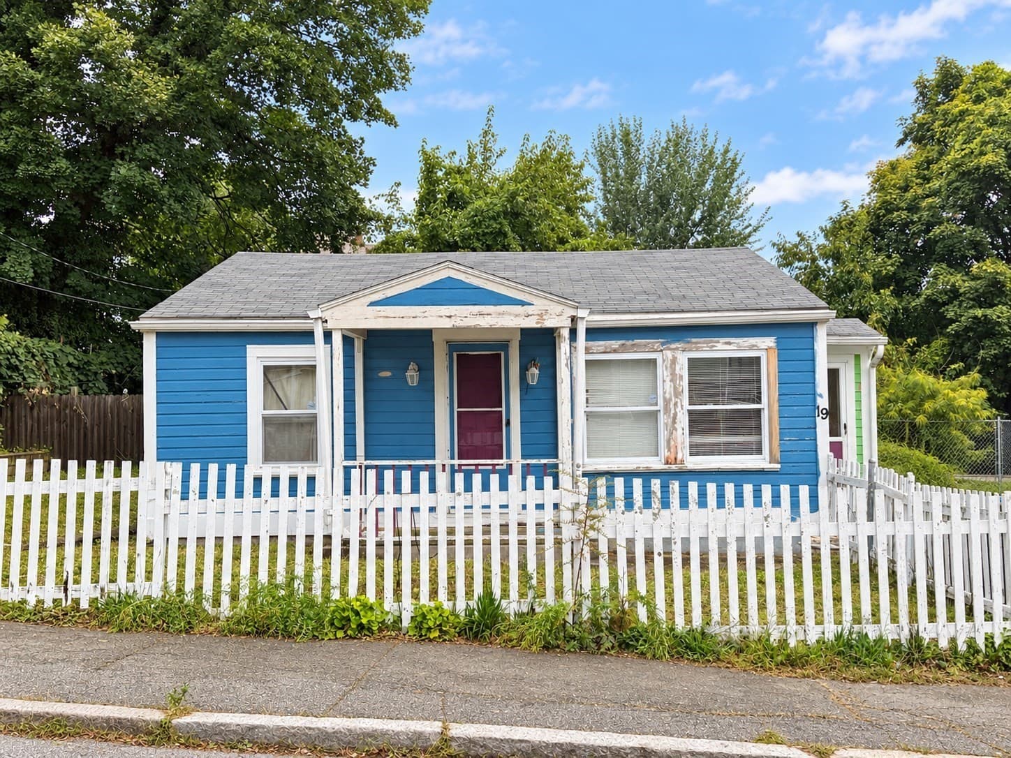 19 Lafrance Ct, New Bedford MA 02740