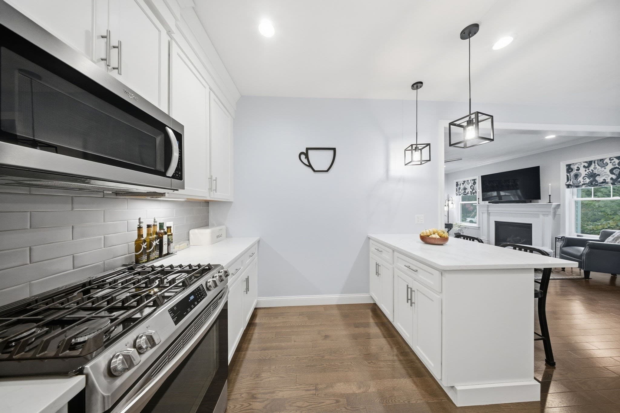 Condominium at 1093 Washington St # 1093, Holliston MA 01746, Holliston, photo 6 of 39