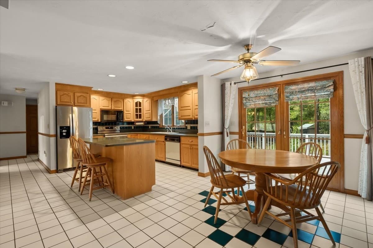 Single Family Residence at 104 Leonard Farm Rd, Abington MA 02351, Abington, photo 5 of 35