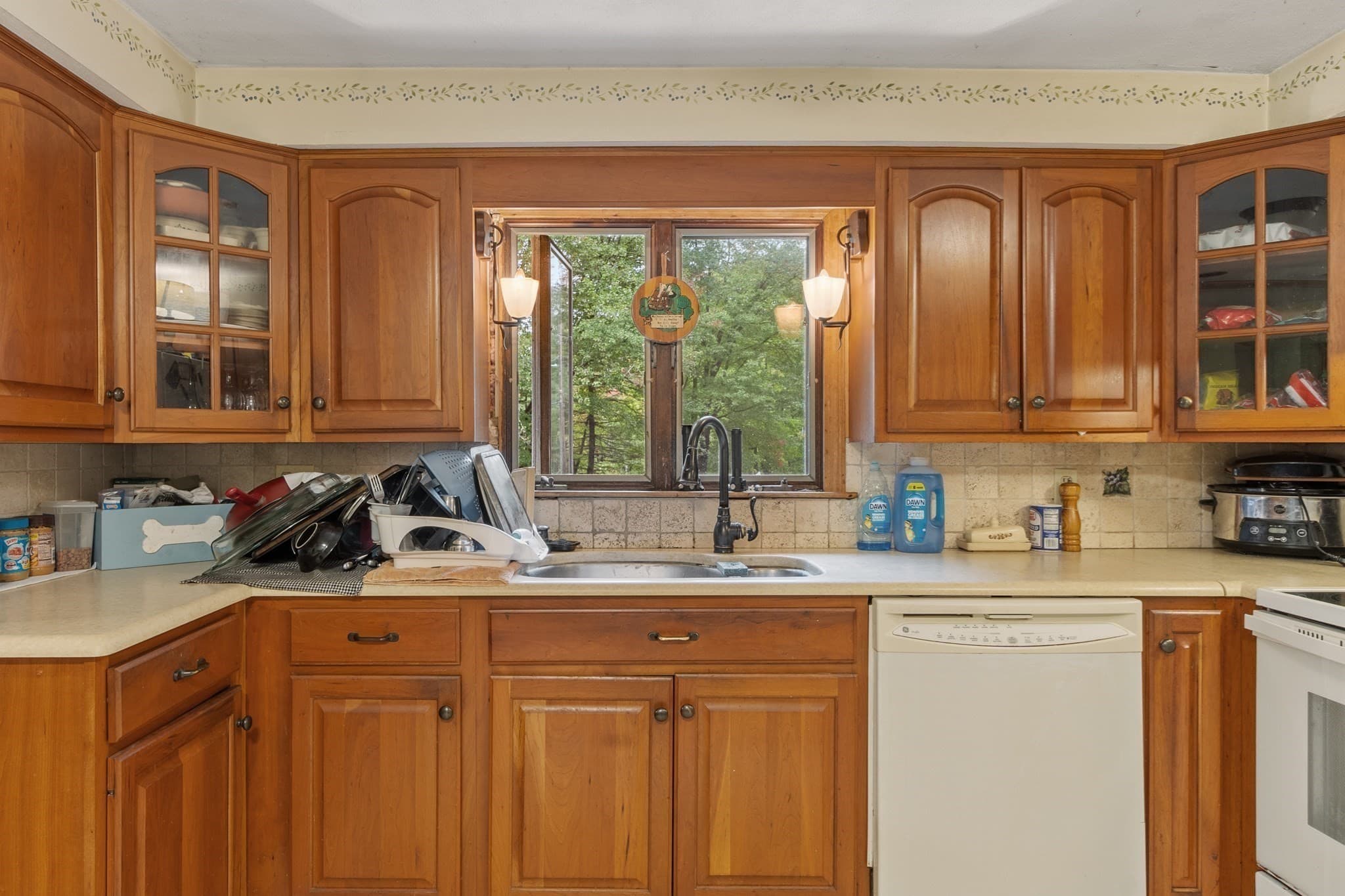 Single Family Residence at 91 Searle Street, Georgetown MA 01833, Georgetown, photo 9 of 37