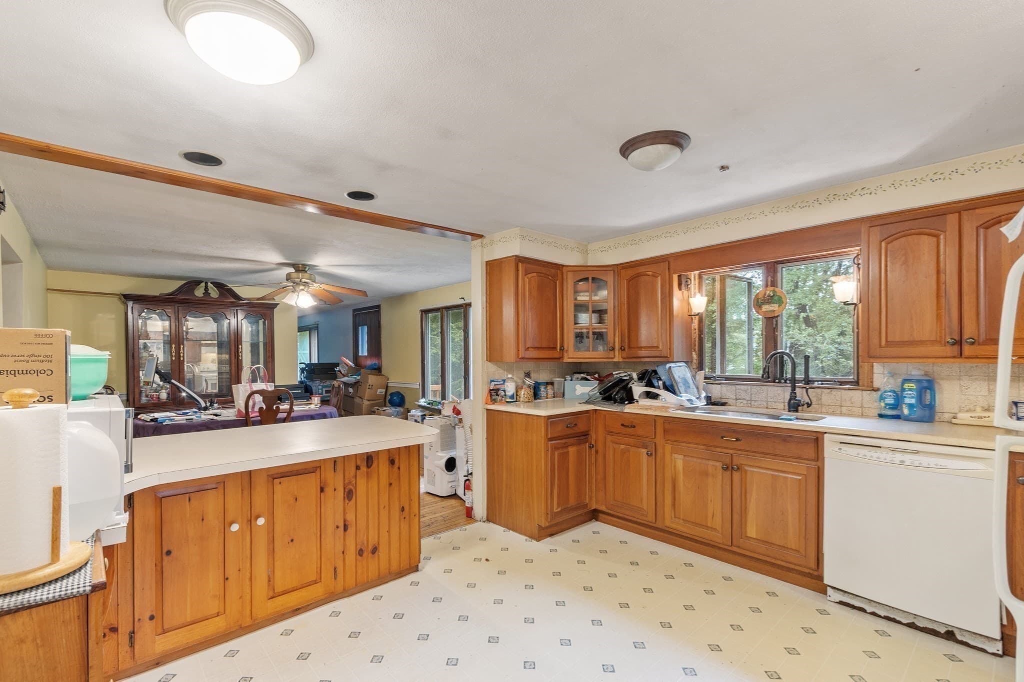 Single Family Residence at 91 Searle Street, Georgetown MA 01833, Georgetown, photo 10 of 37