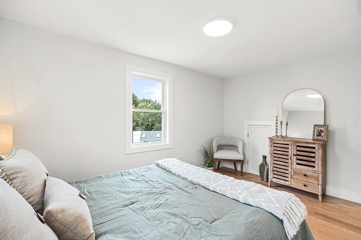 Single Family Residence at 11 Hovey St, Woburn MA 01801, Woburn, photo 12 of 32