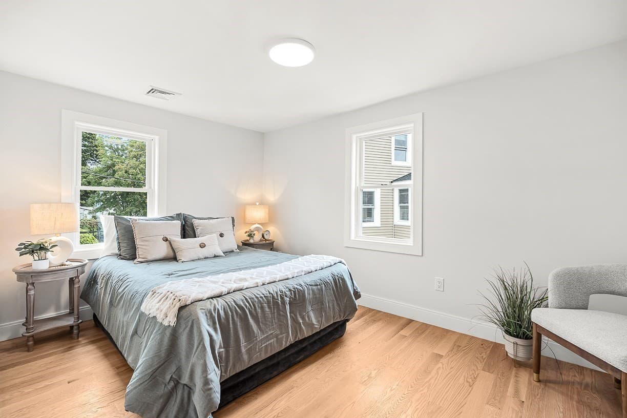 Single Family Residence at 11 Hovey St, Woburn MA 01801, Woburn, photo 11 of 32
