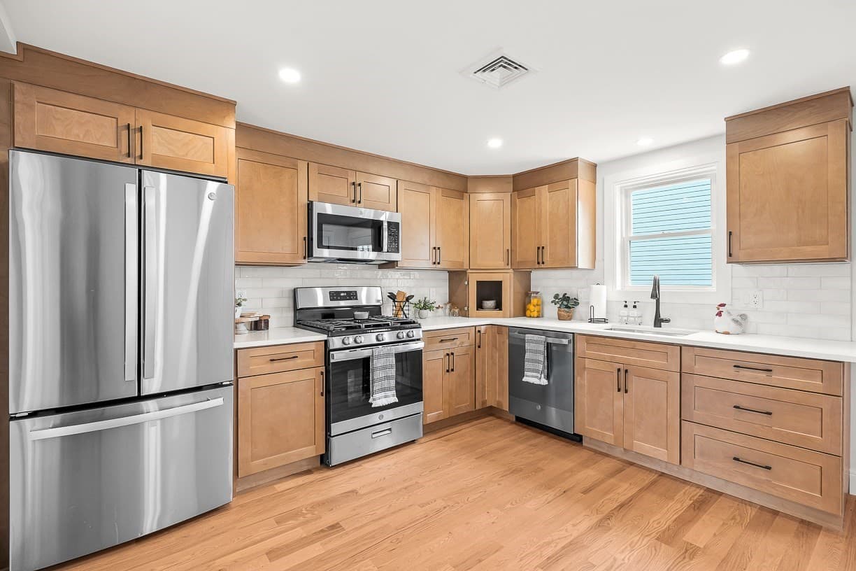 Single Family Residence at 11 Hovey St, Woburn MA 01801, Woburn, photo 4 of 32