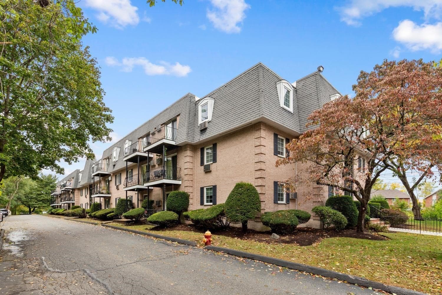 Condominium at 500 Northshore Road # 6C, Peabody MA 01960, Peabody, photo 2 of 23