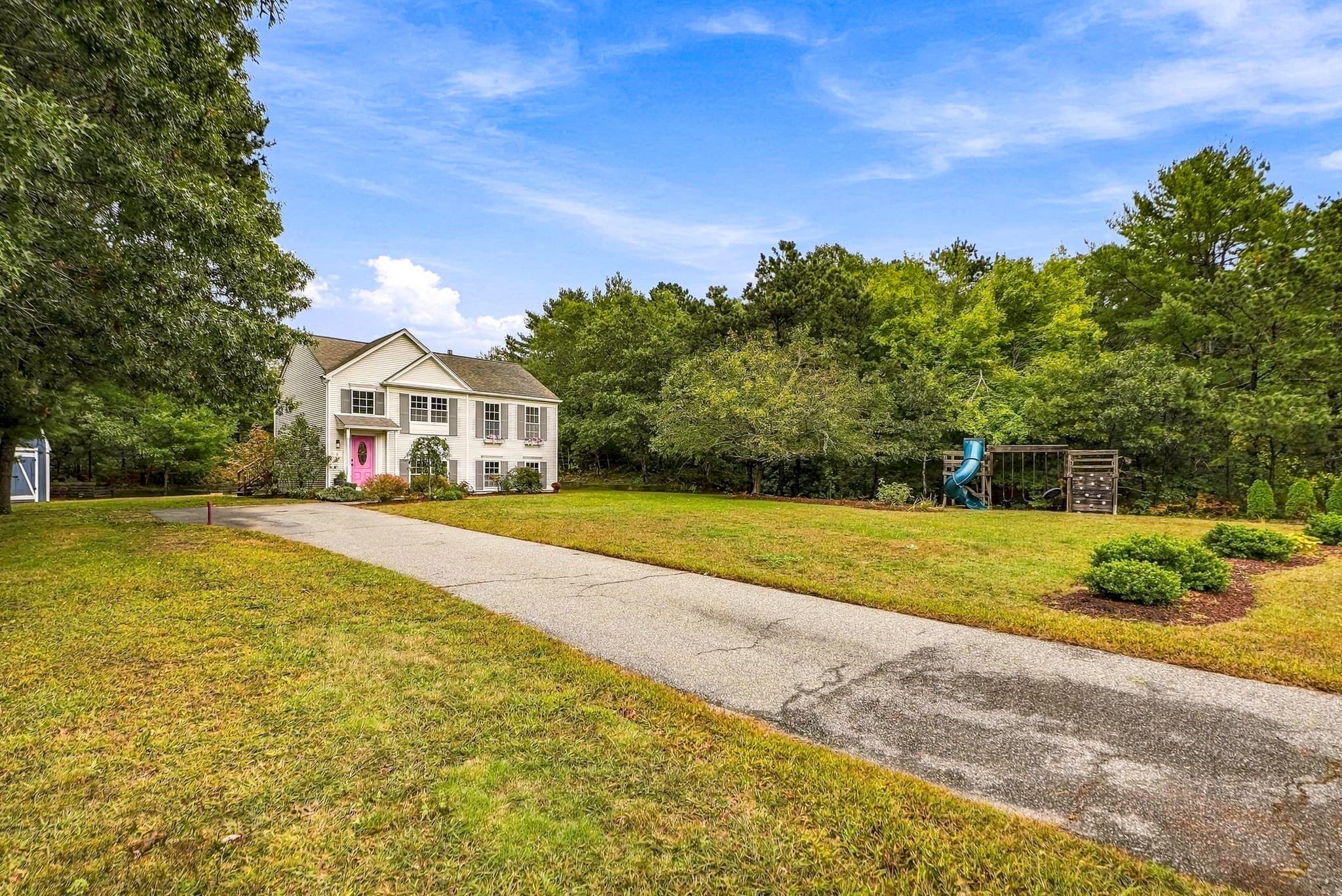 Single Family Residence at 8 Thompson Cir, Plymouth MA 02360, Plymouth, photo 5 of 41