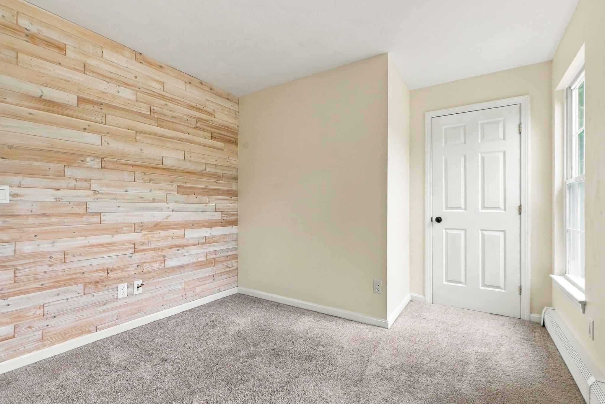 Single Family Residence at 8 Thompson Cir, Plymouth MA 02360, Plymouth, photo 18 of 41