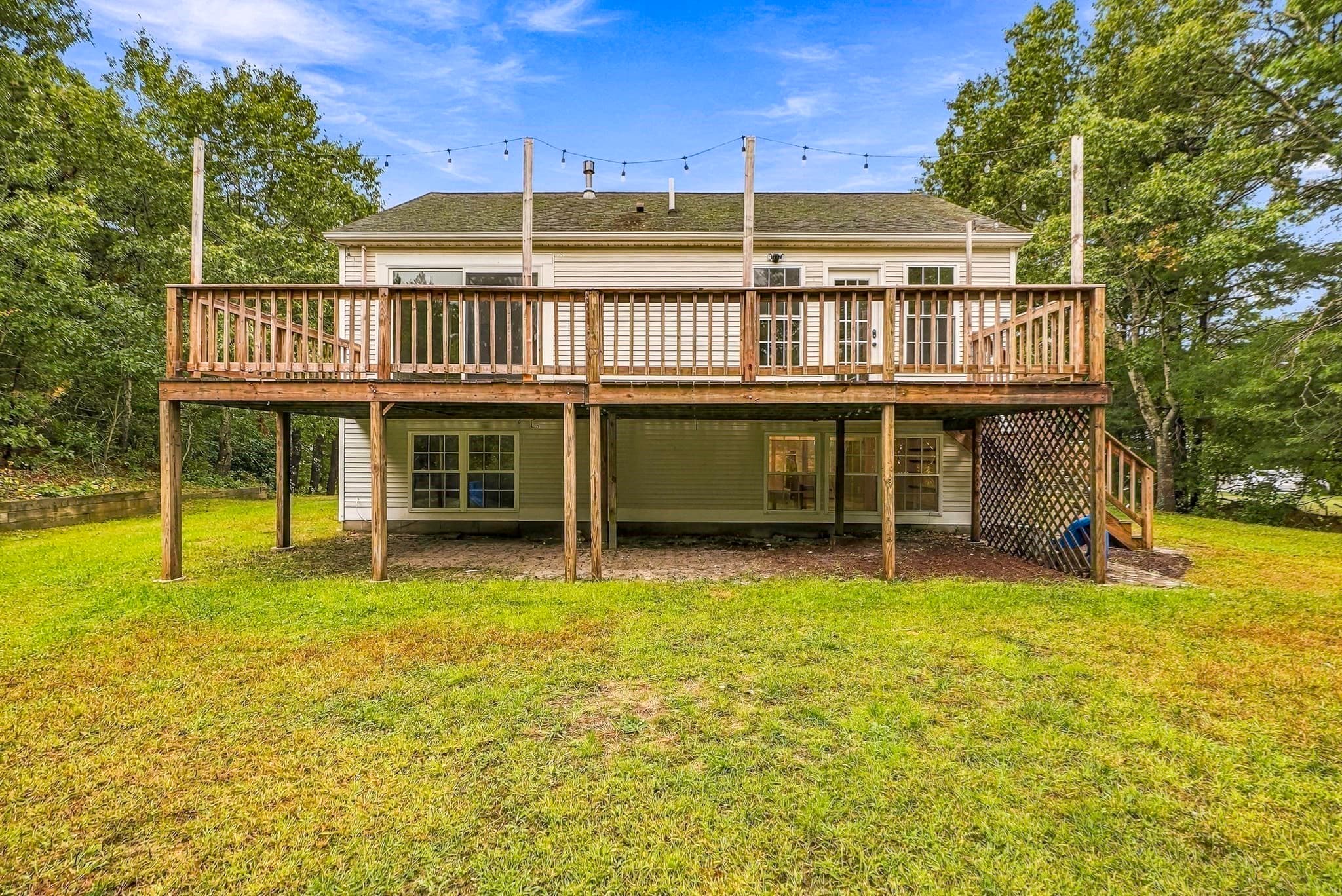 Single Family Residence at 8 Thompson Cir, Plymouth MA 02360, Plymouth, photo 39 of 41
