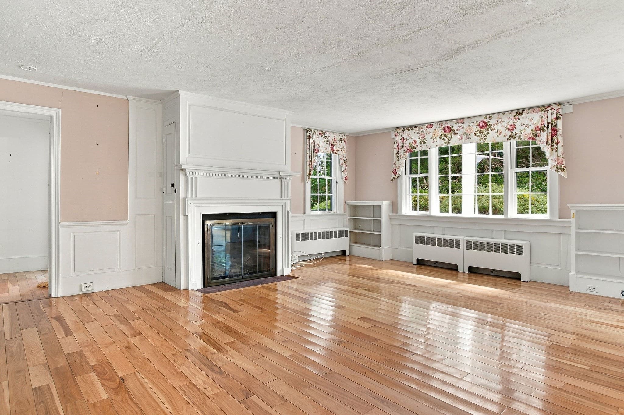 Single Family Residence at 25 Craigville Beach Rd, Barnstable MA 02601, Barnstable, photo 8 of 42