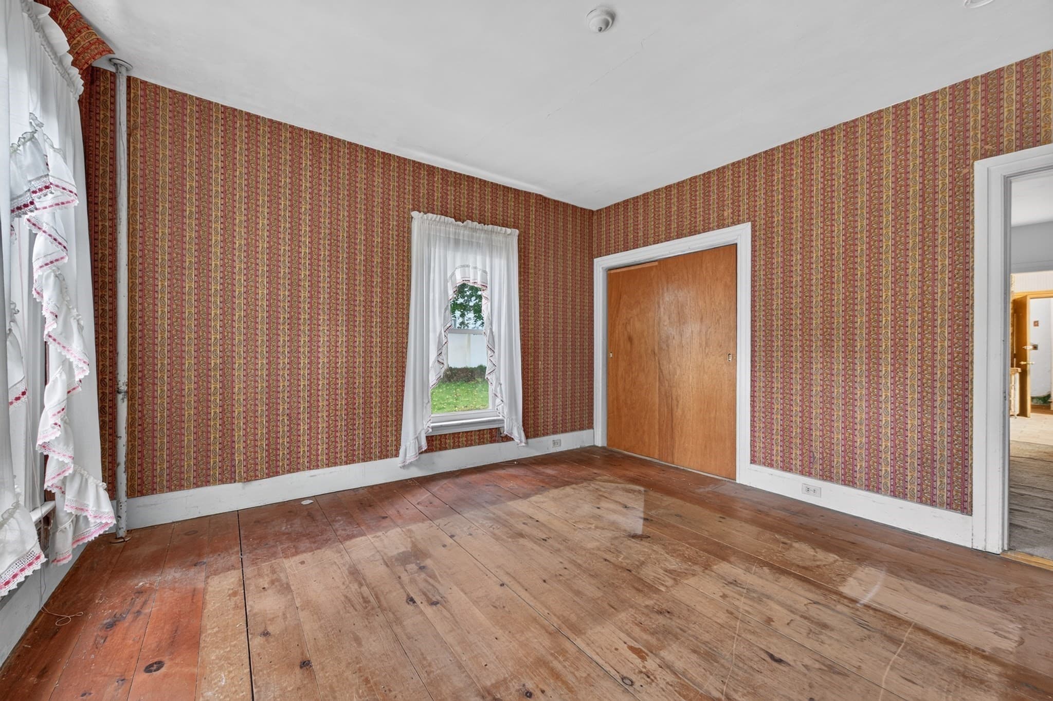 2 Family - 2 Units Up/Down at 63 Pleasant Street, Spencer MA 01562, Spencer, photo 12 of 39
