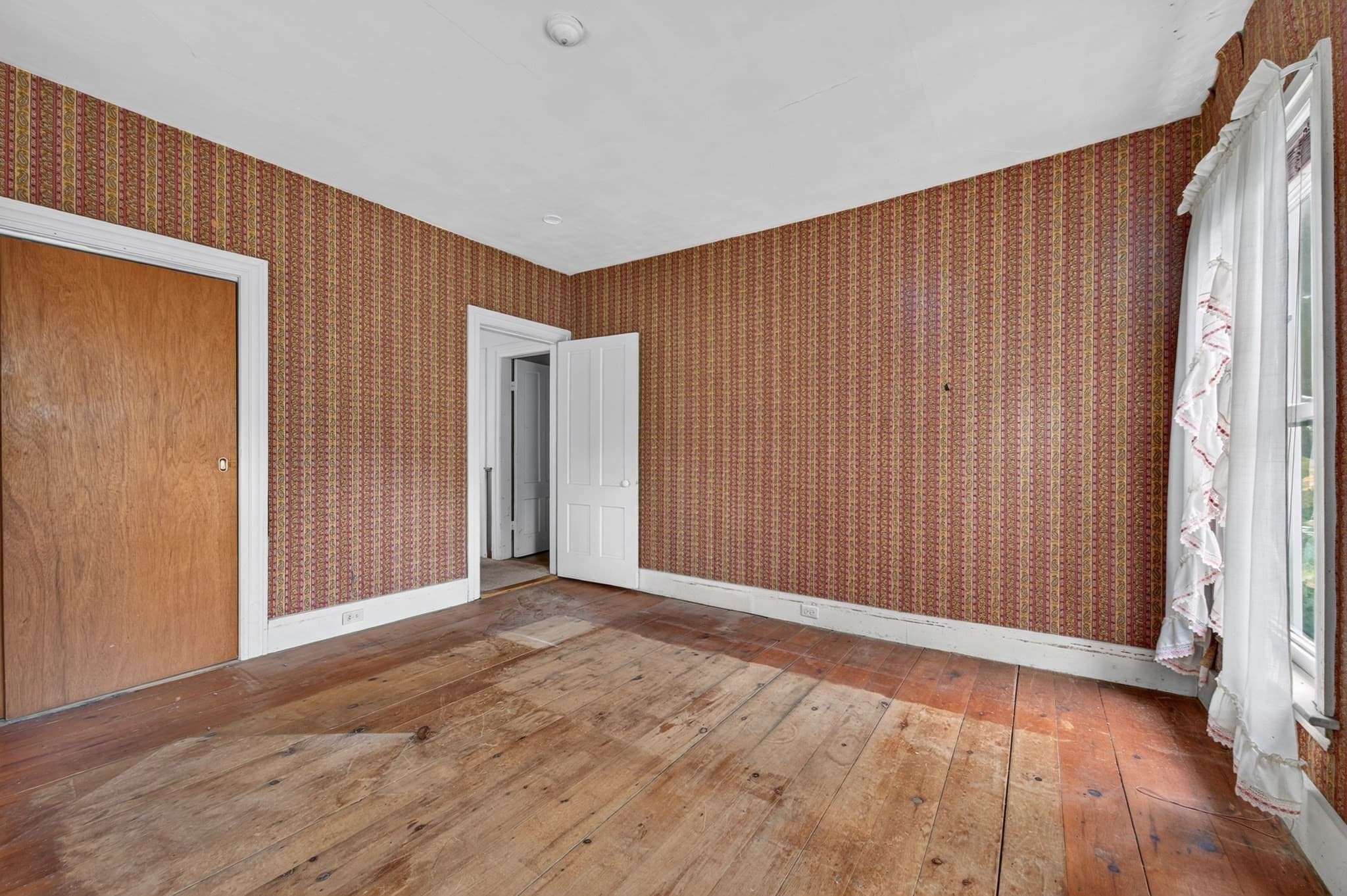 2 Family - 2 Units Up/Down at 63 Pleasant Street, Spencer MA 01562, Spencer, photo 11 of 39