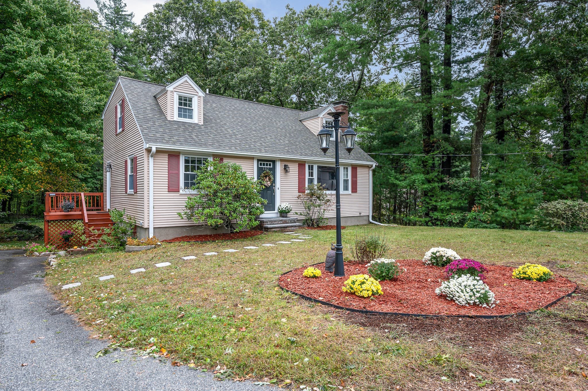 137 Central St, North Reading MA 01864