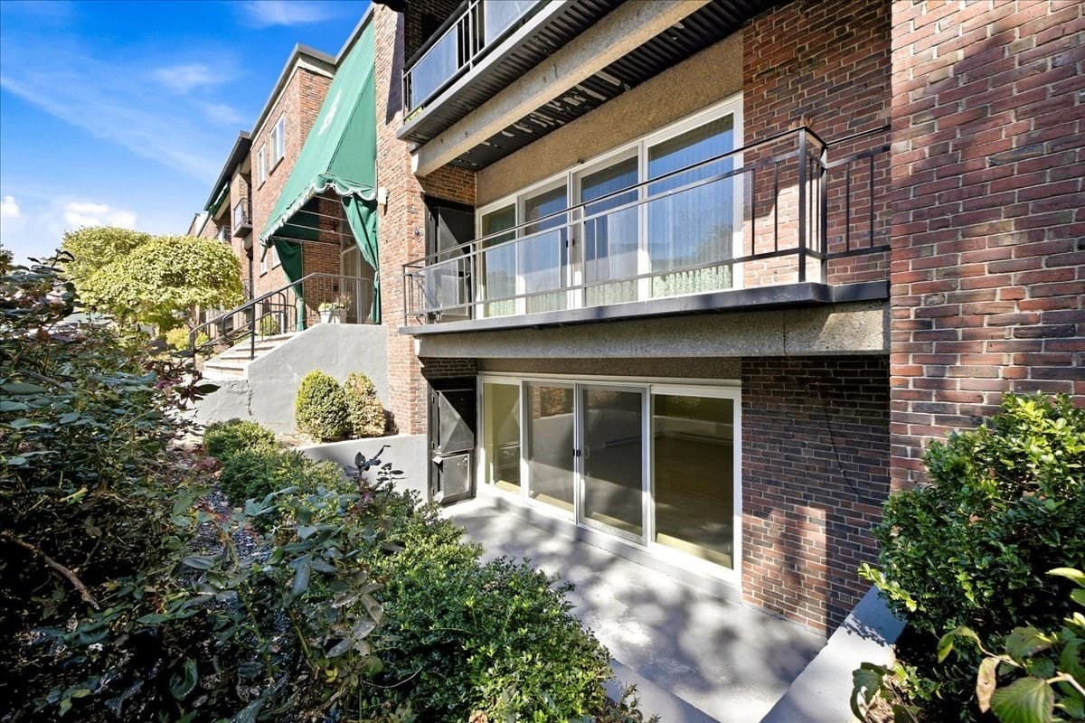 Condominium at 1208 Greendale Ave # 211, Needham MA 02492, Needham, photo 6 of 36