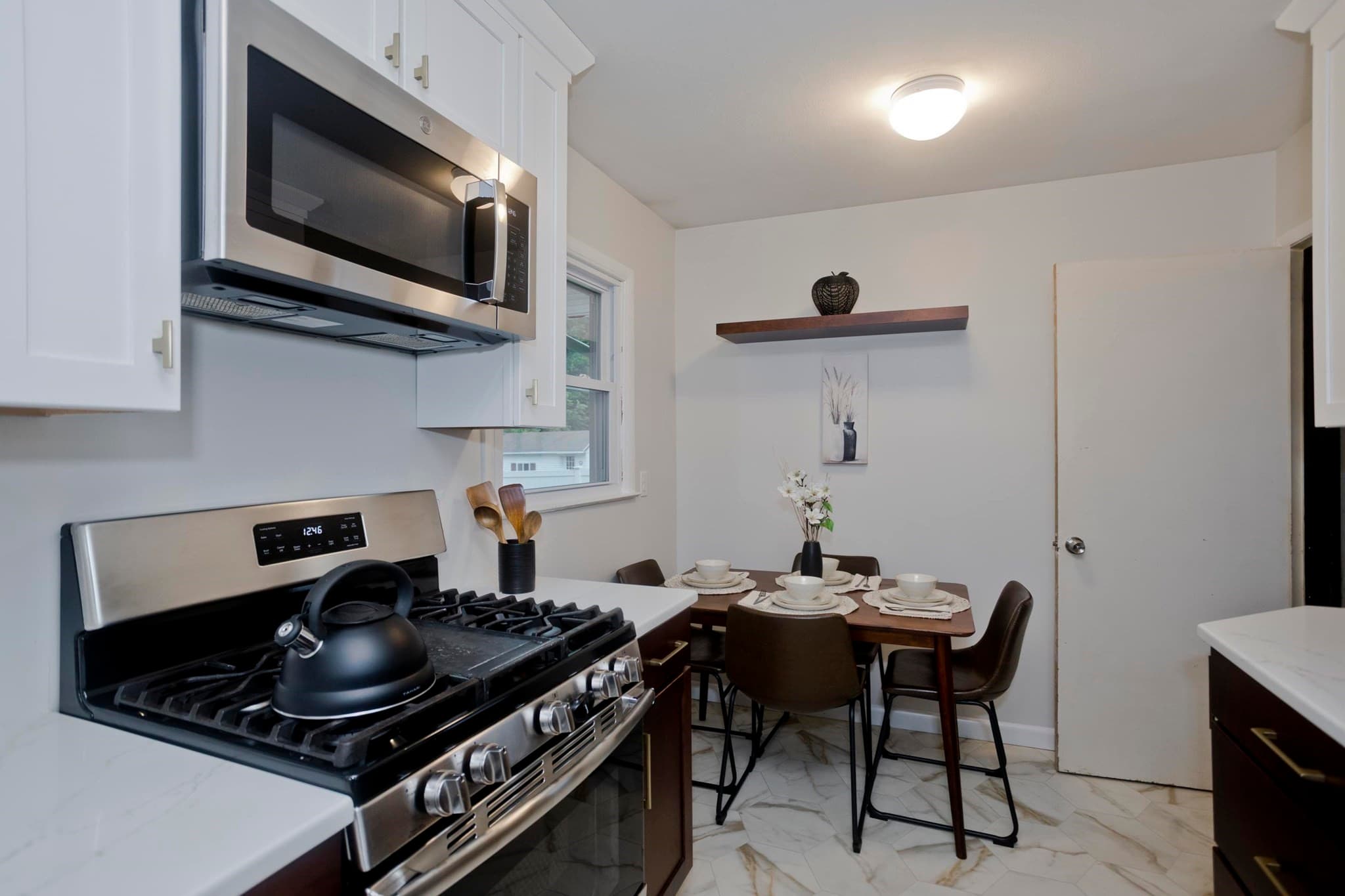 Single Family Residence at 27 E Green St, Easthampton MA 01027, Easthampton, photo 13 of 33