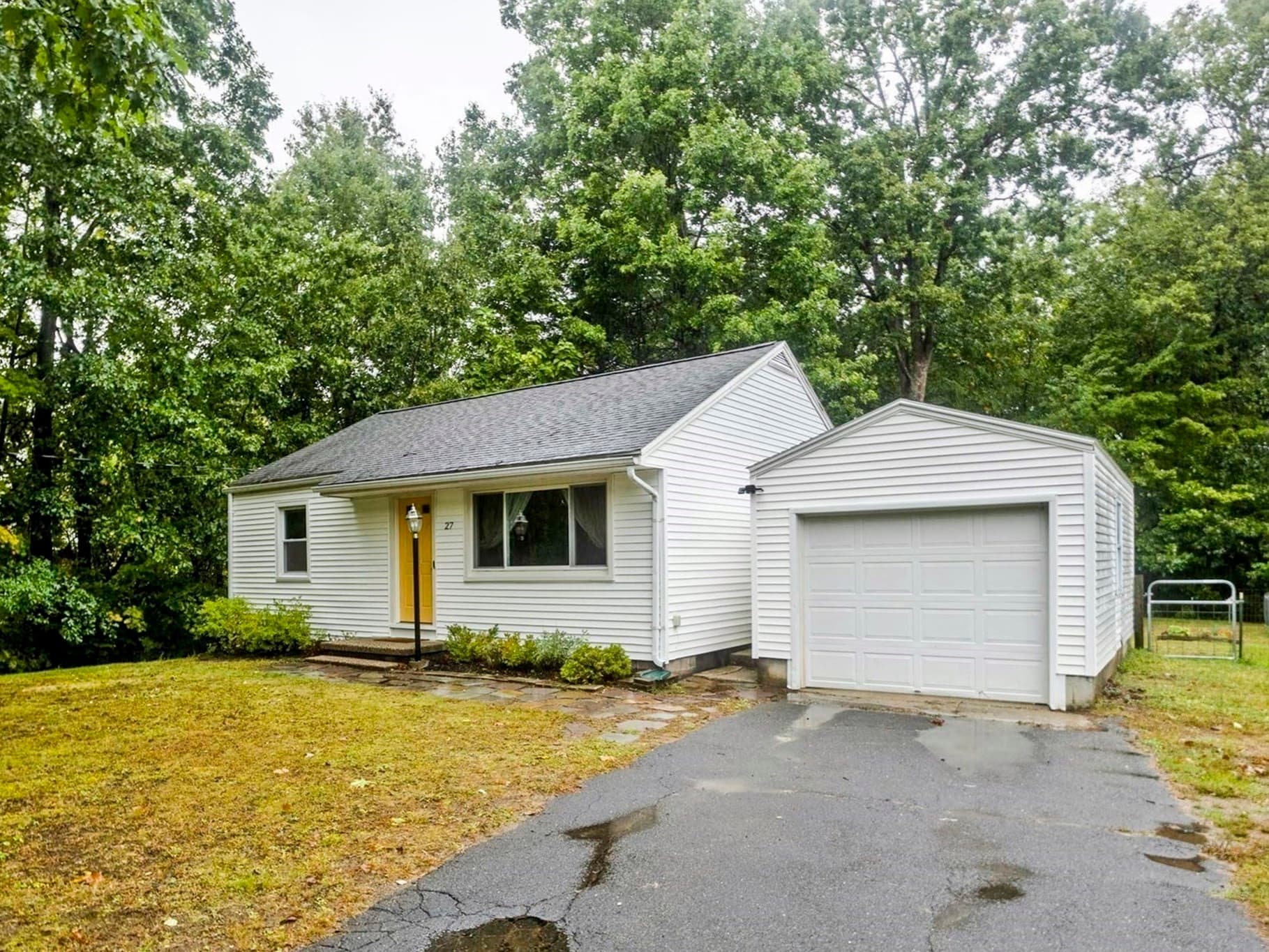 Single Family Residence at 27 E Green St, Easthampton MA 01027, Easthampton, photo 3 of 33