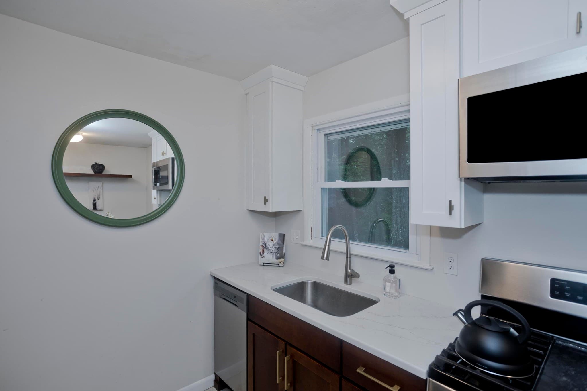 Single Family Residence at 27 E Green St, Easthampton MA 01027, Easthampton, photo 18 of 33