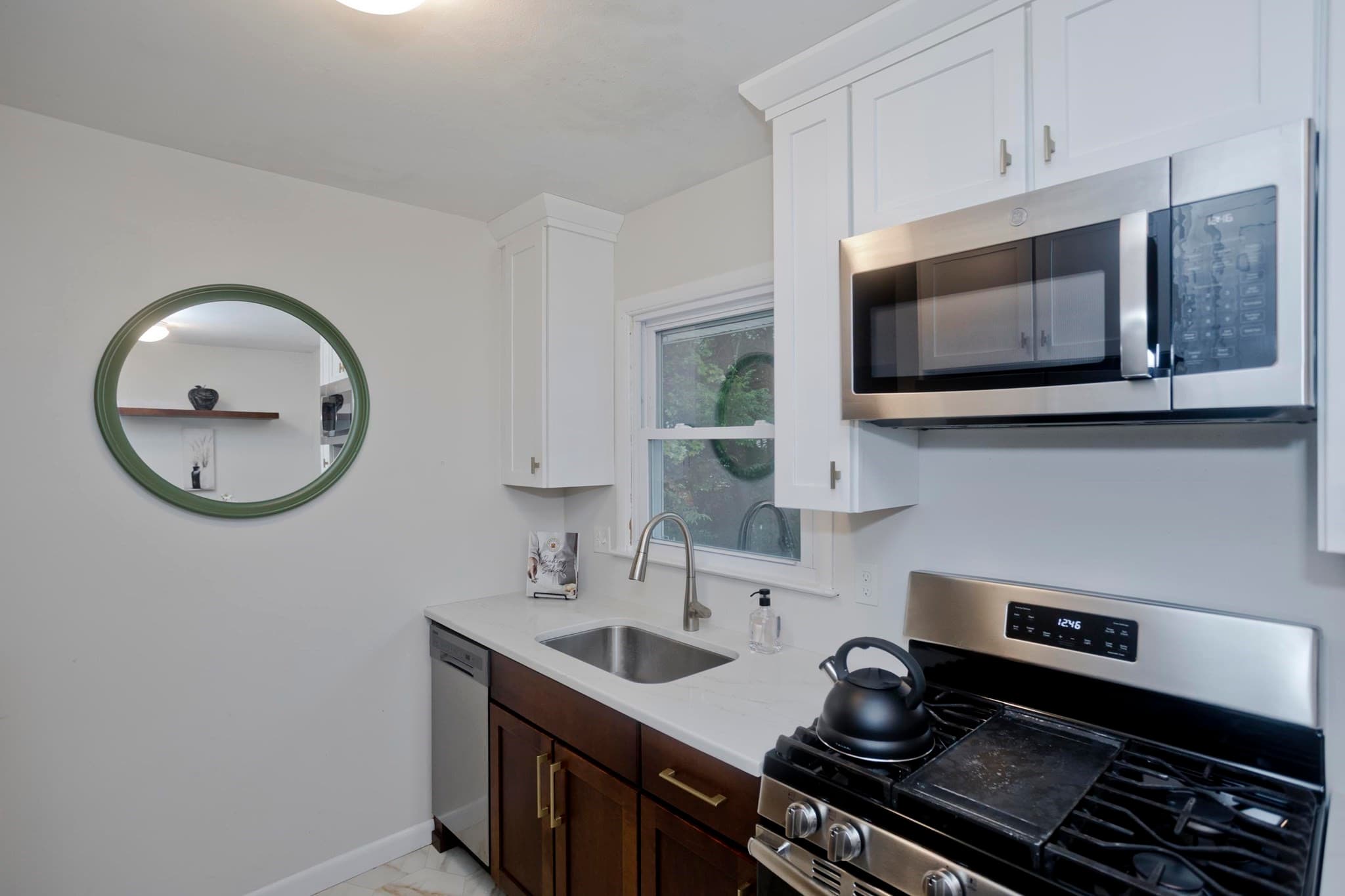 Single Family Residence at 27 E Green St, Easthampton MA 01027, Easthampton, photo 15 of 33