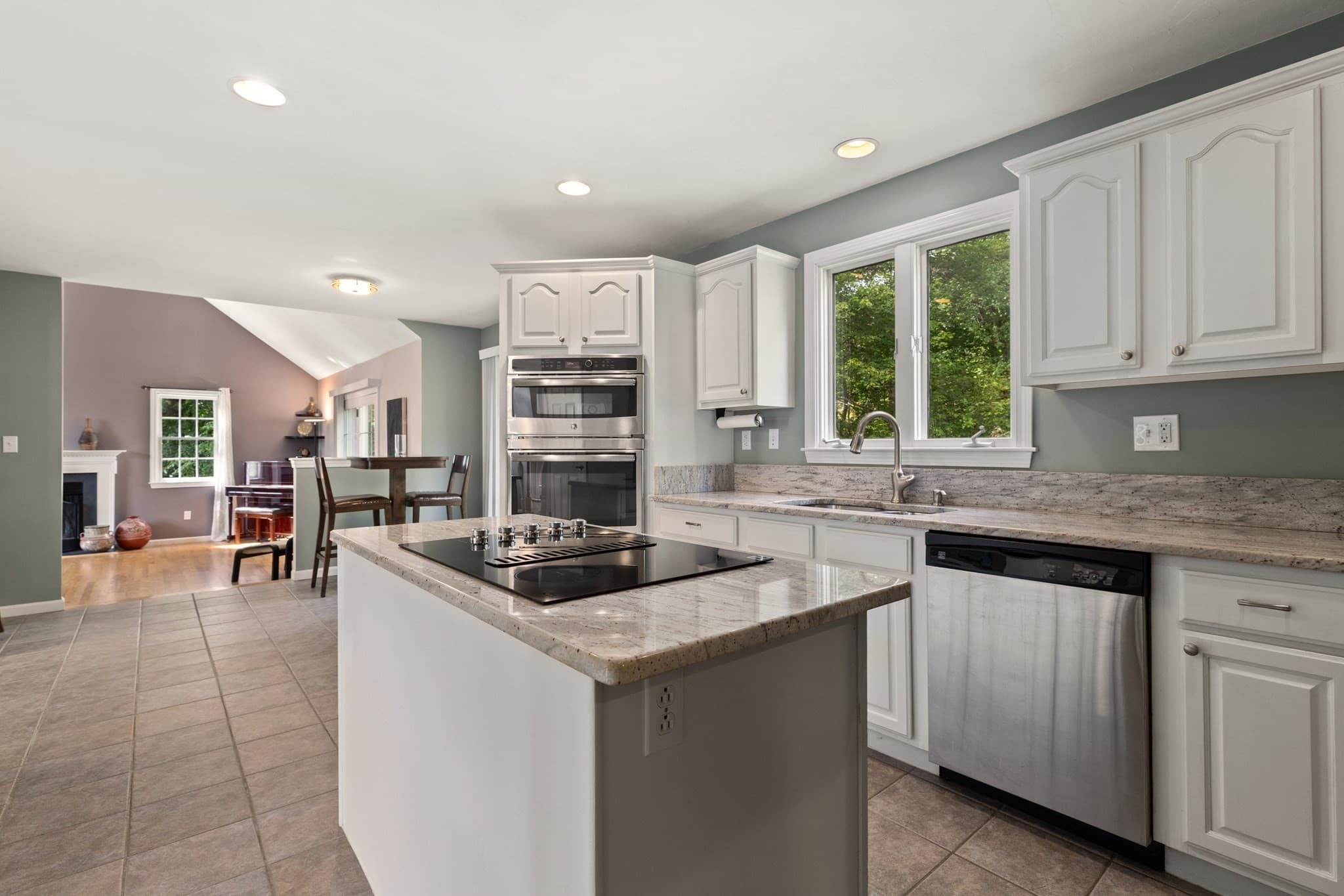 Single Family Residence at 8 Dennison Ct, Stoughton MA 02072, Stoughton, photo 6 of 41