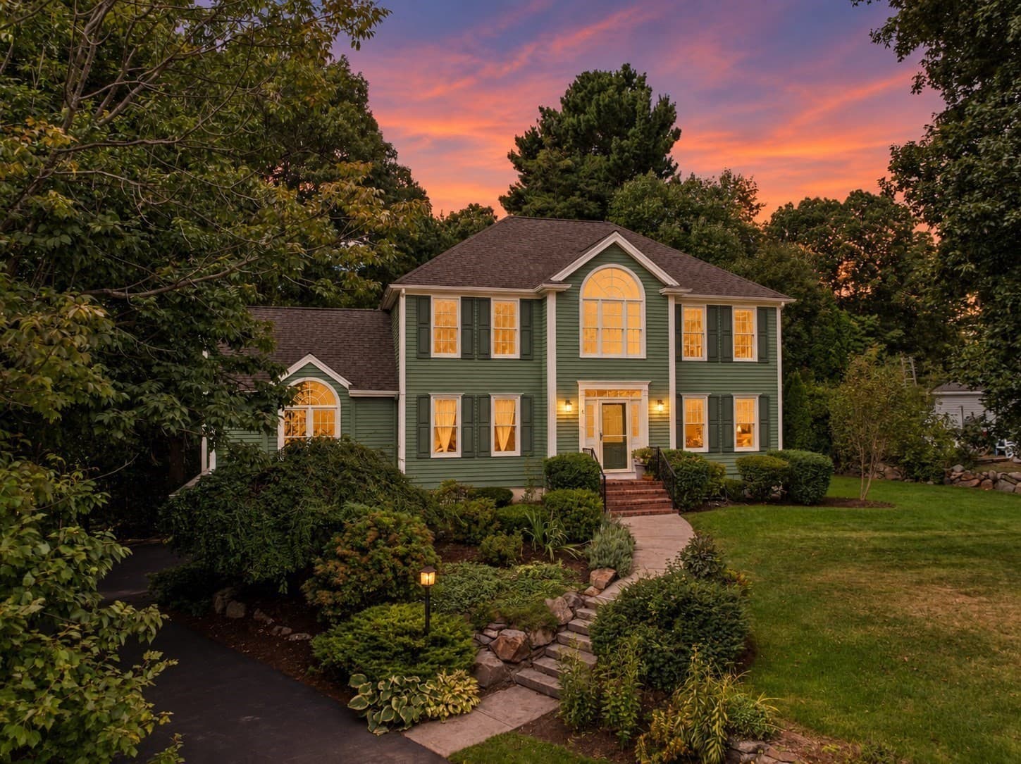 8 Dennison Ct, Stoughton MA 02072
