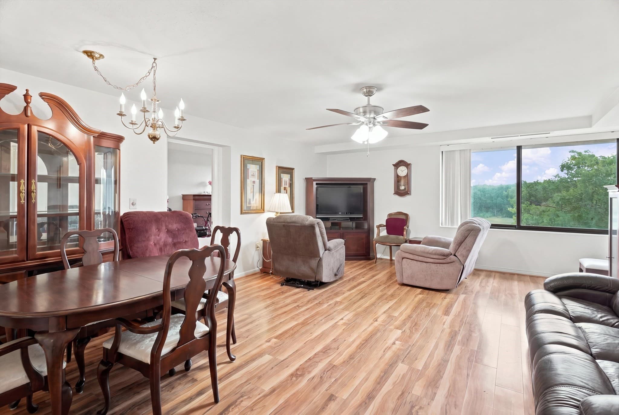 Condominium at 402 Paradise Rd # 3J, Swampscott MA 01907, Swampscott, photo 2 of 30