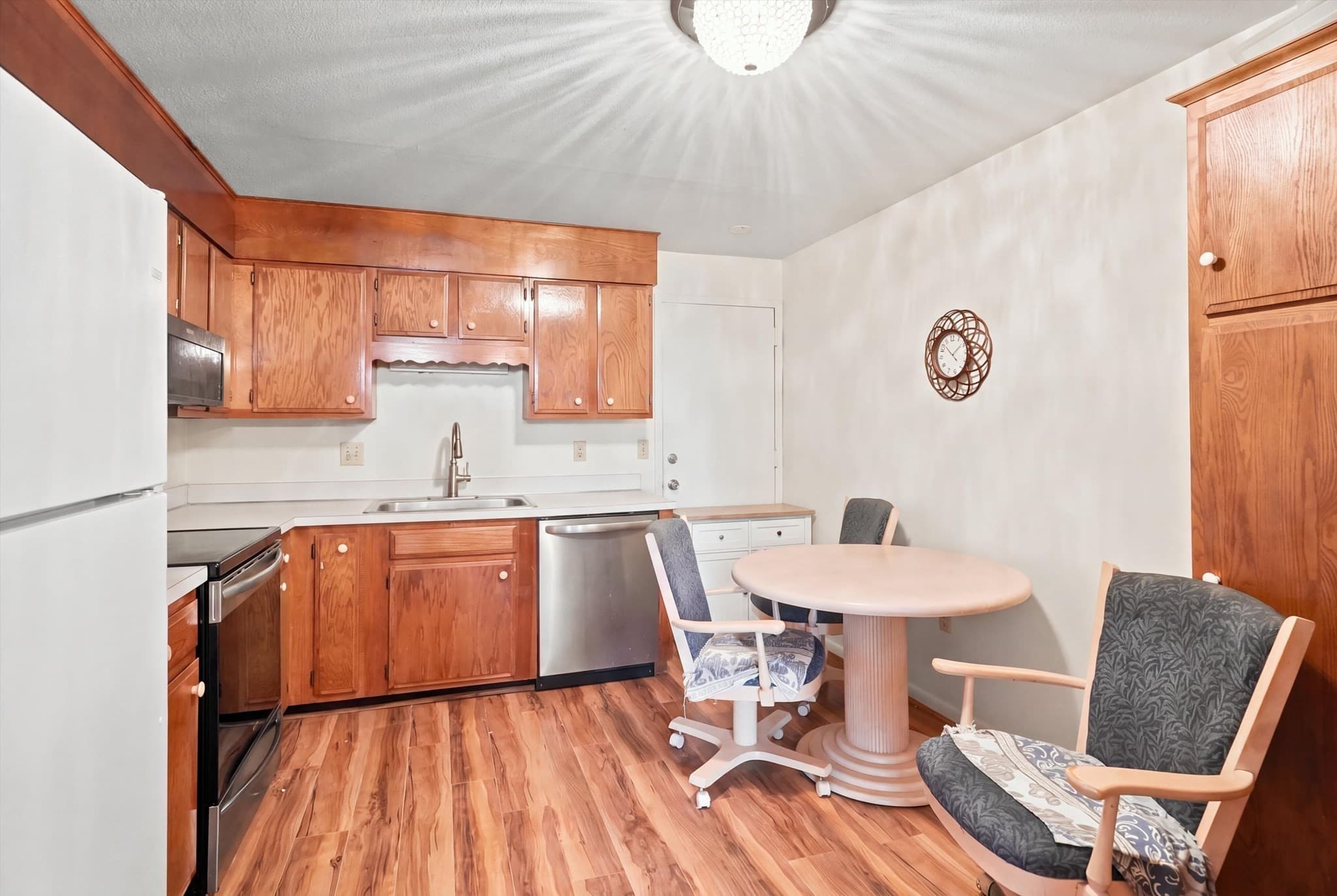 Condominium at 402 Paradise Rd # 3J, Swampscott MA 01907, Swampscott, photo 6 of 30