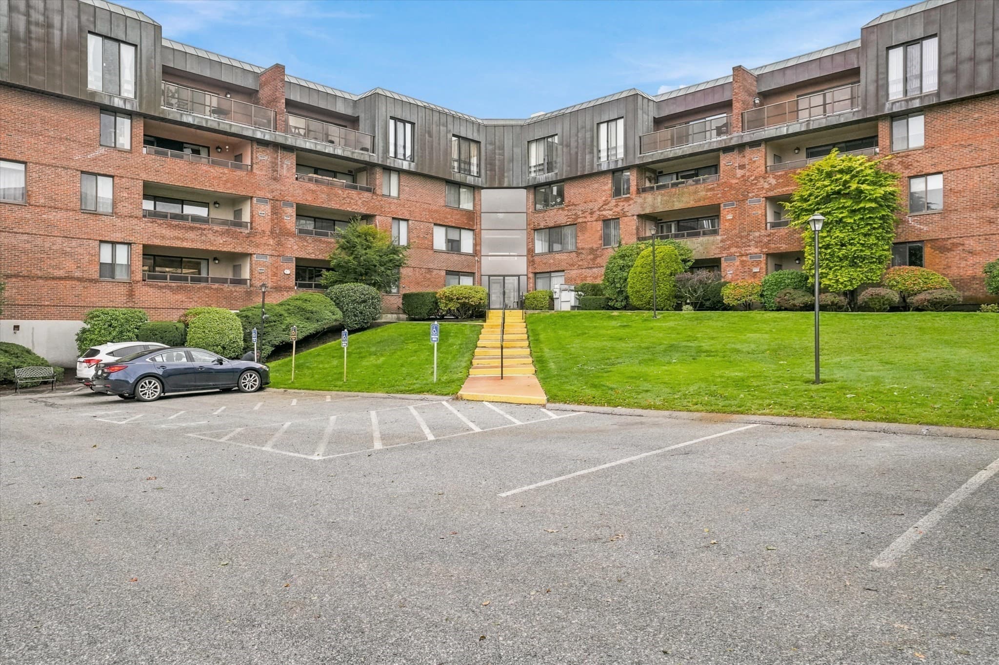 Condominium at 402 Paradise Rd # 3J, Swampscott MA 01907, Swampscott, photo 20 of 30