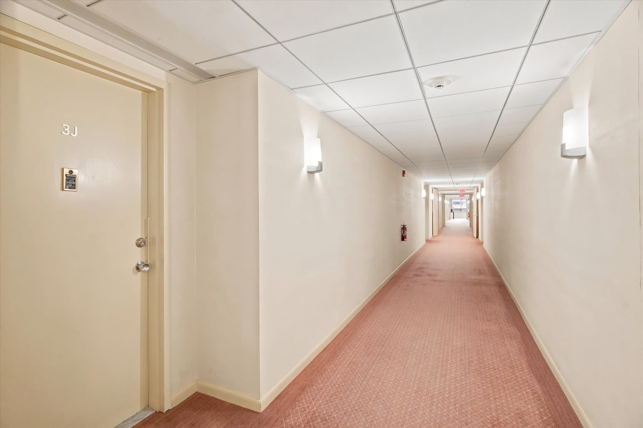 Condominium at 402 Paradise Rd # 3J, Swampscott MA 01907, Swampscott, photo 15 of 30