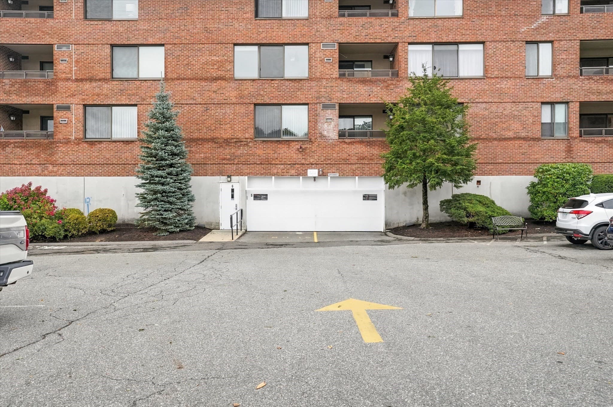 Condominium at 402 Paradise Rd # 3J, Swampscott MA 01907, Swampscott, photo 19 of 30