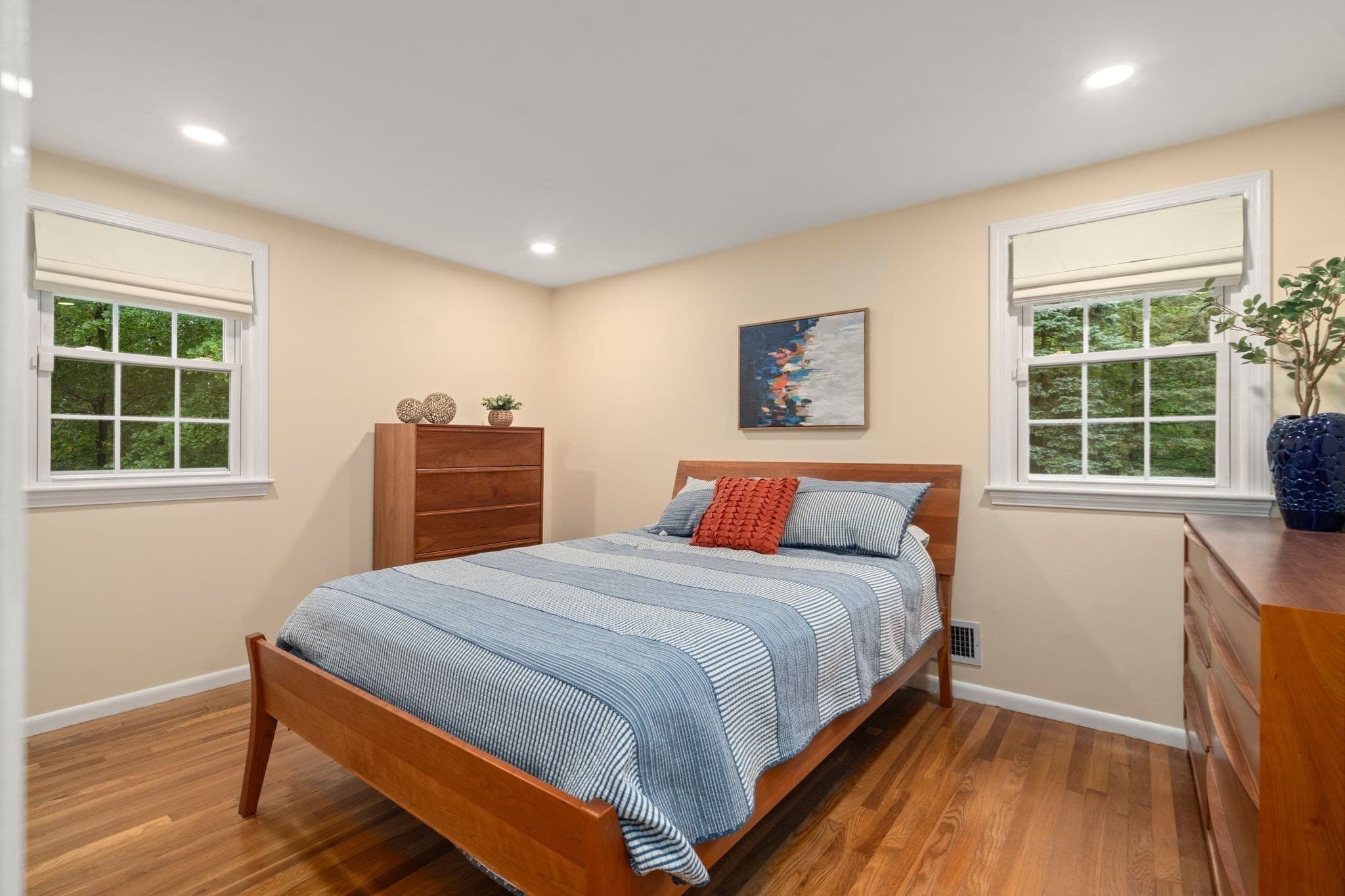 Single Family Residence at 4 Woodmere, Framingham MA 01701, Framingham, photo 9 of 24