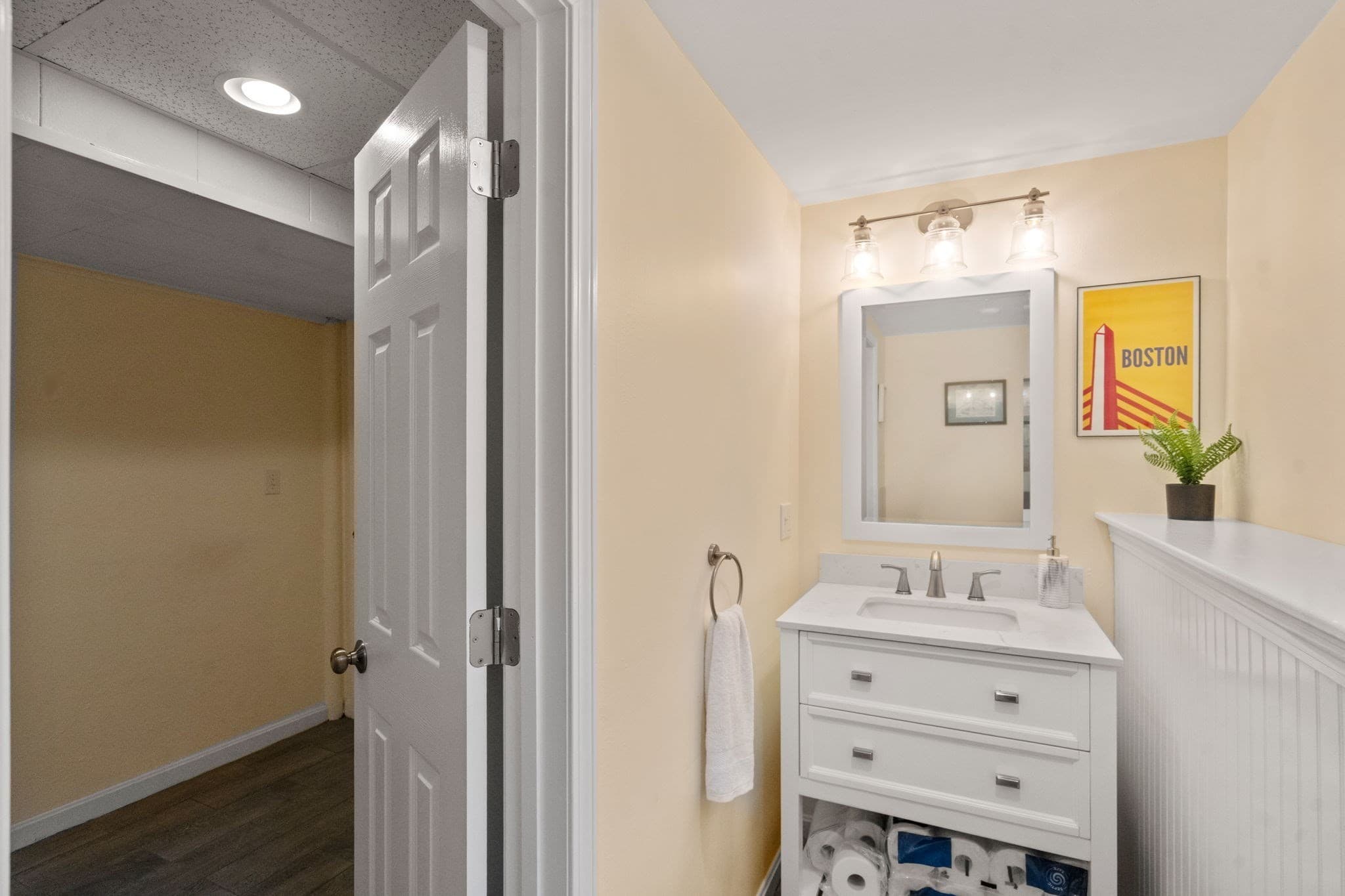 Single Family Residence at 4 Woodmere, Framingham MA 01701, Framingham, photo 18 of 24