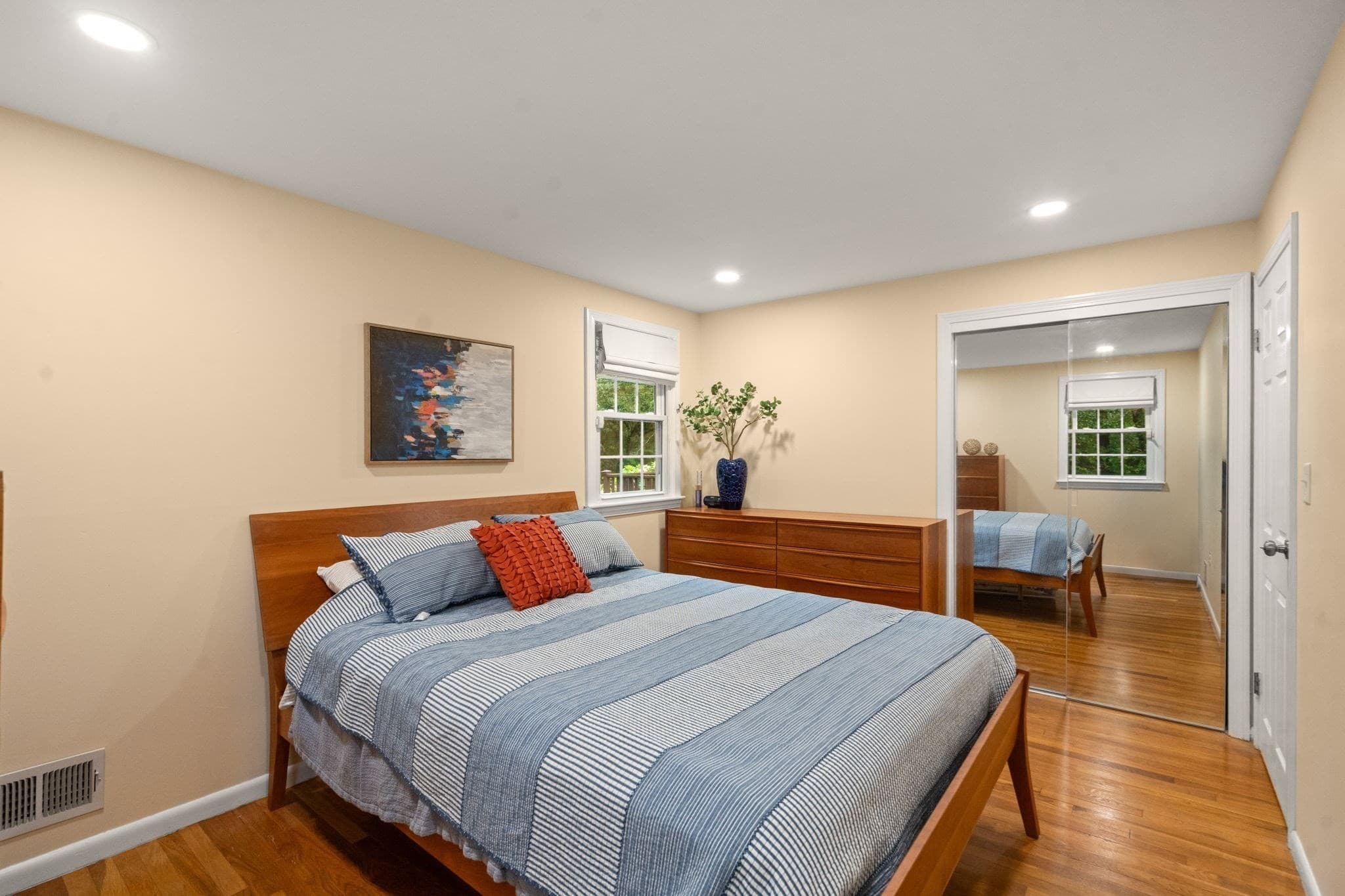 Single Family Residence at 4 Woodmere, Framingham MA 01701, Framingham, photo 8 of 24