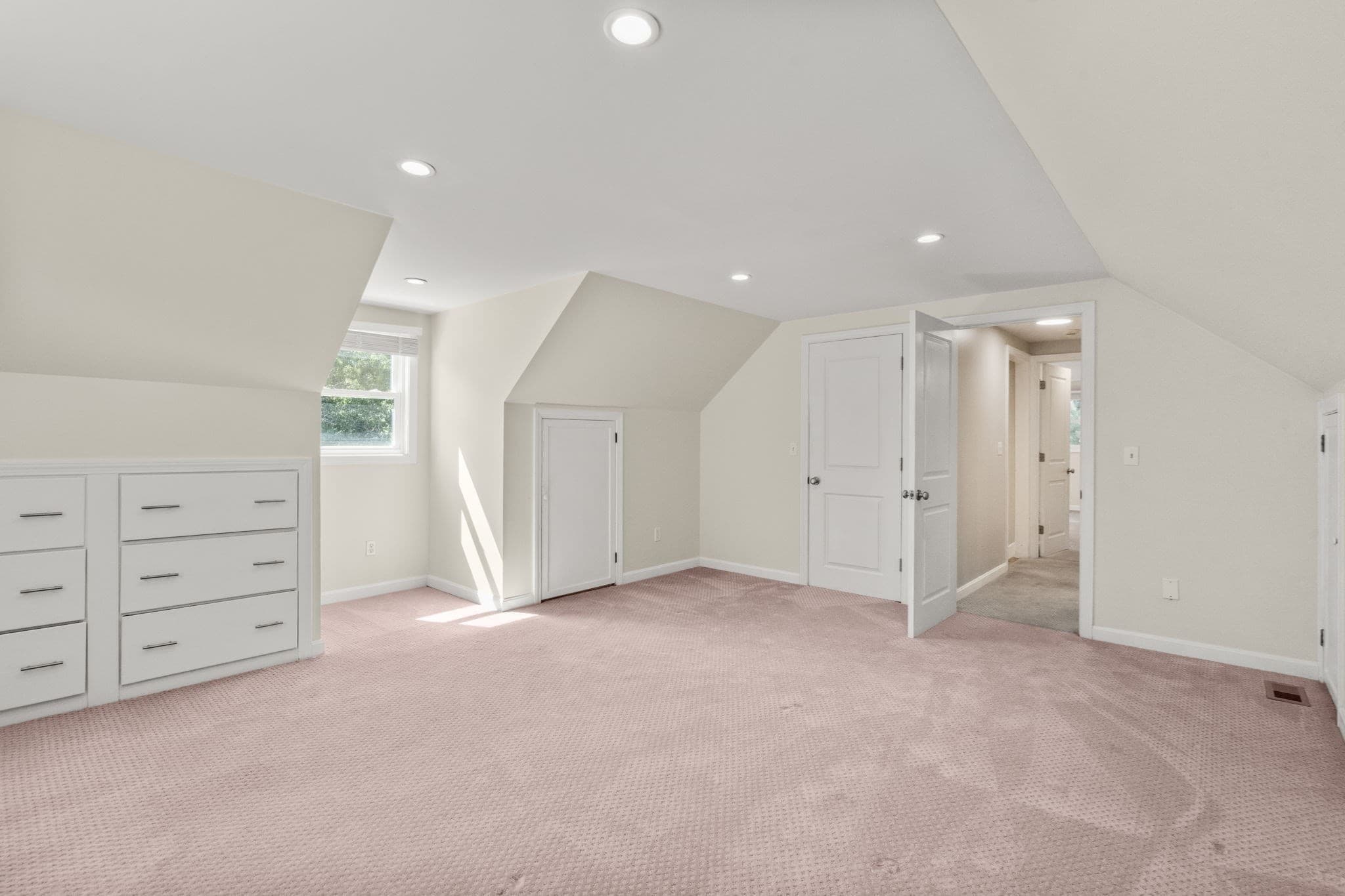 Single Family Residence at 46 Wayne Rd, Bourne MA 02532, Bourne, photo 18 of 34